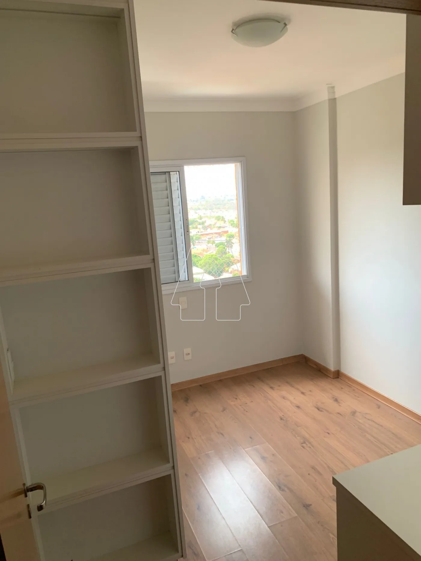 Alugar Apartamento / Padr&atilde;o em Ara&ccedil;atuba R$ 3.800,00 - Foto 13