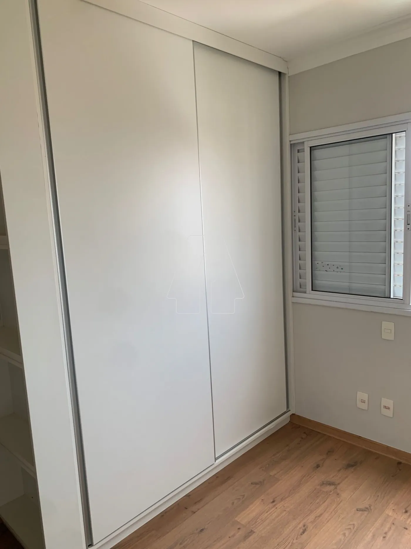 Alugar Apartamento / Padr&atilde;o em Ara&ccedil;atuba R$ 3.800,00 - Foto 14