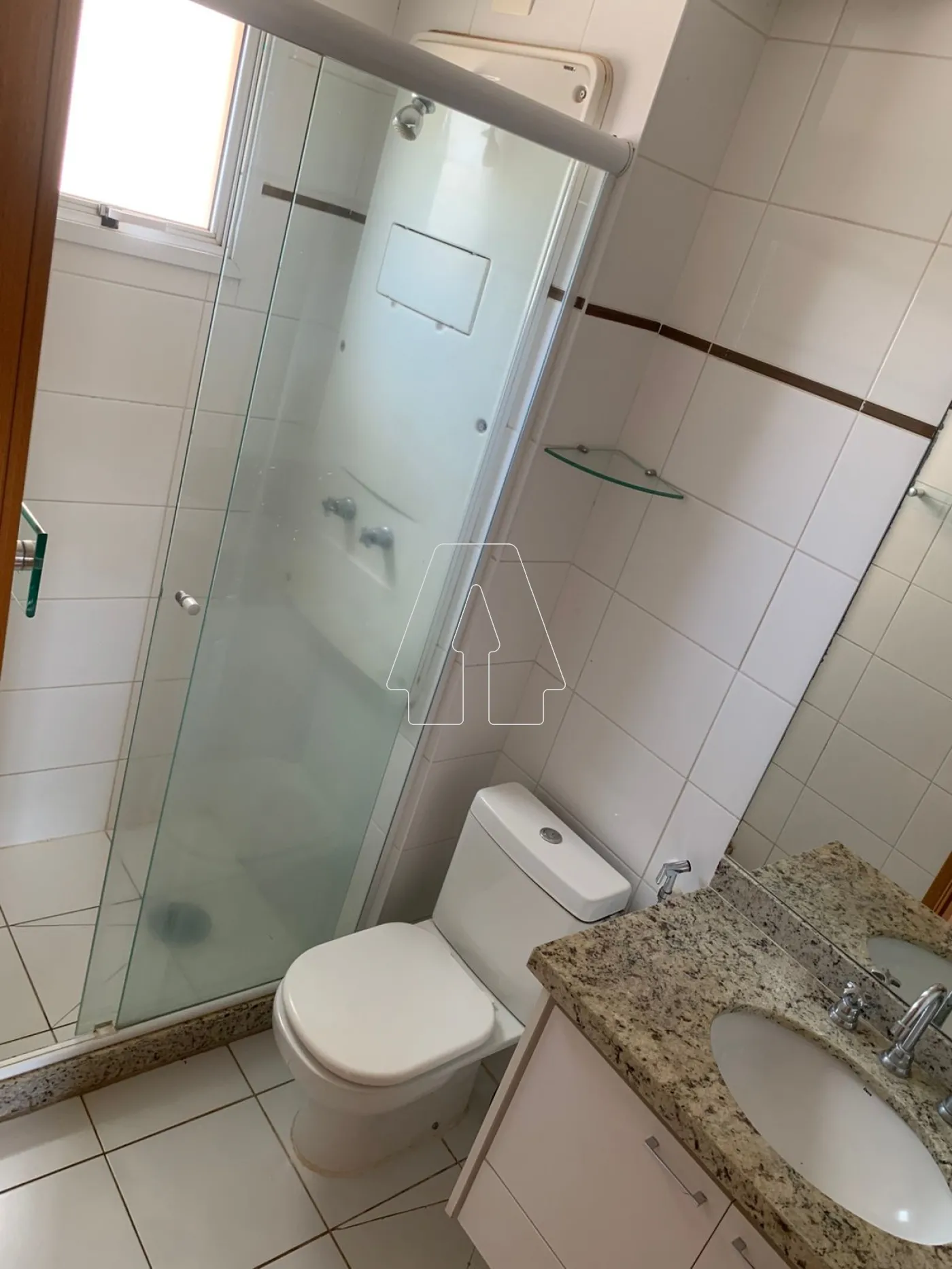 Alugar Apartamento / Padr&atilde;o em Ara&ccedil;atuba R$ 3.800,00 - Foto 19