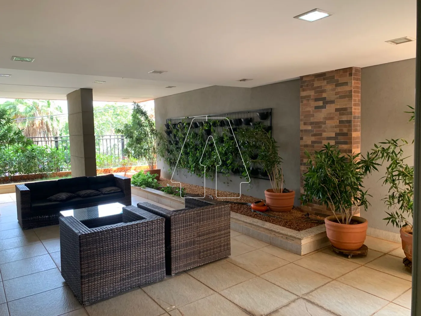 Alugar Apartamento / Padr&atilde;o em Ara&ccedil;atuba R$ 3.800,00 - Foto 21