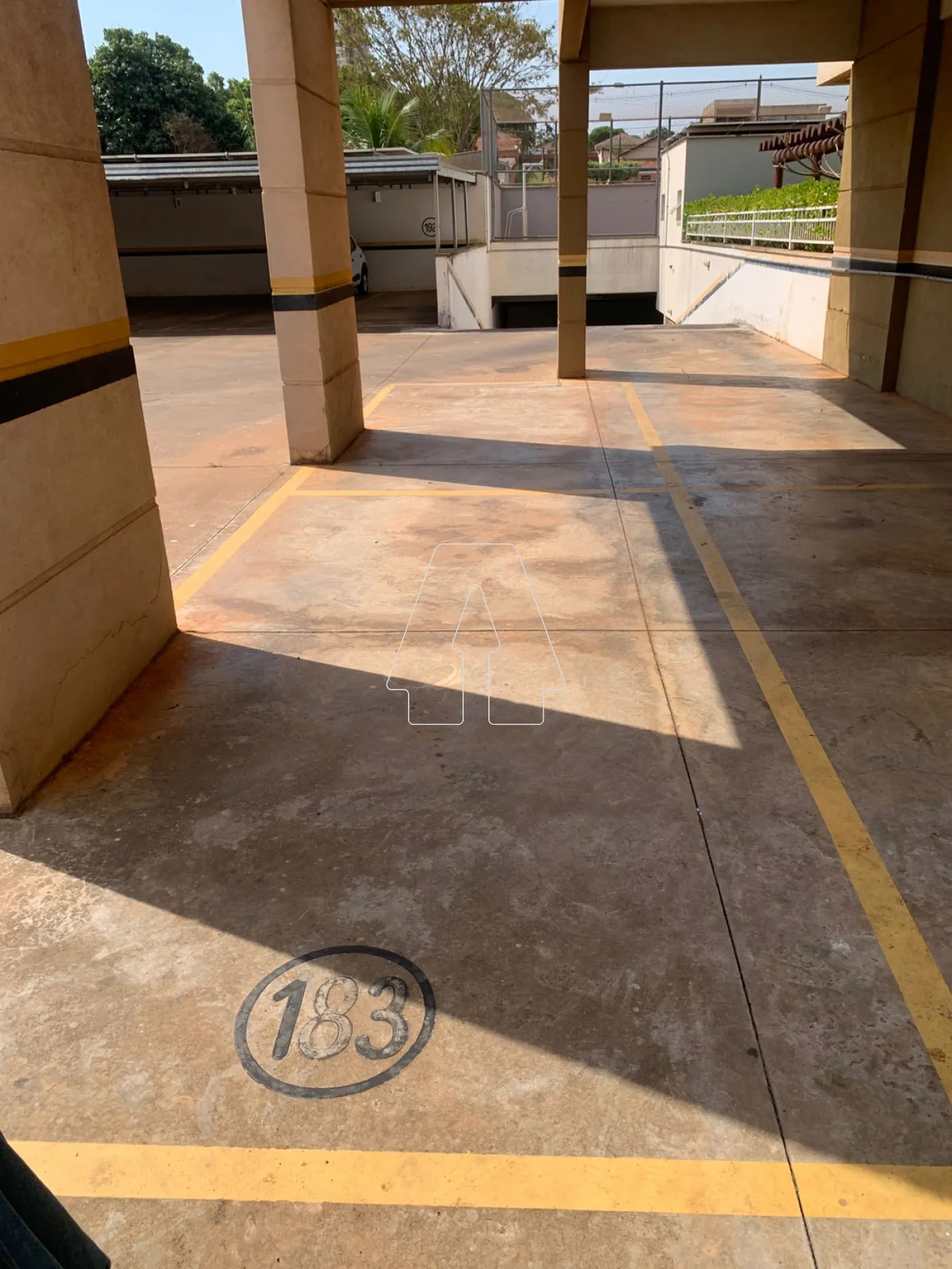 Alugar Apartamento / Padr&atilde;o em Ara&ccedil;atuba R$ 3.800,00 - Foto 26