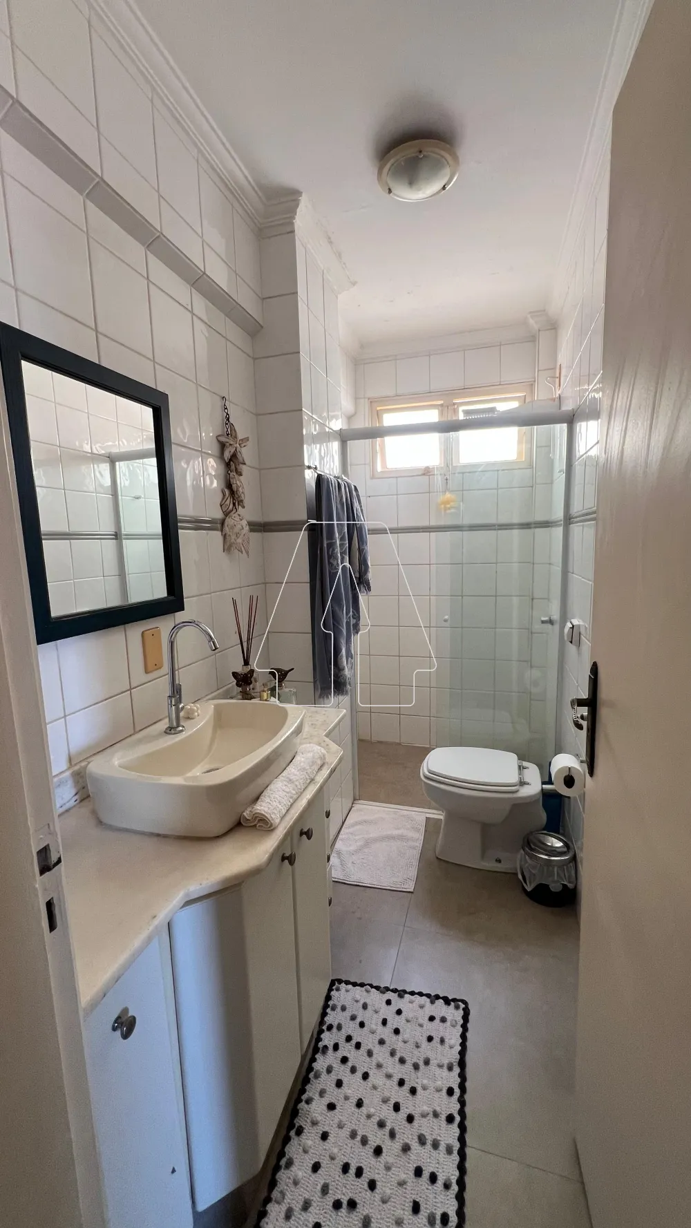 Alugar Apartamento / Padr&atilde;o em Ara&ccedil;atuba R$ 950,00 - Foto 10