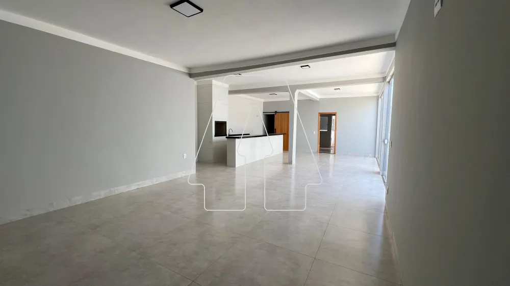 Alugar Casa / Residencial em Ara&ccedil;atuba R$ 700,00 - Foto 3