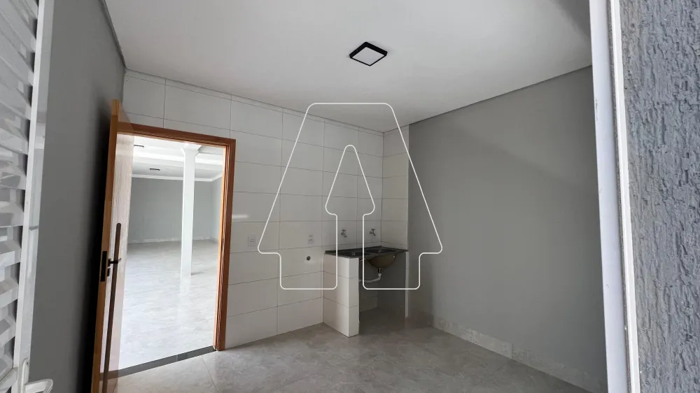 Alugar Casa / Residencial em Ara&ccedil;atuba R$ 700,00 - Foto 8