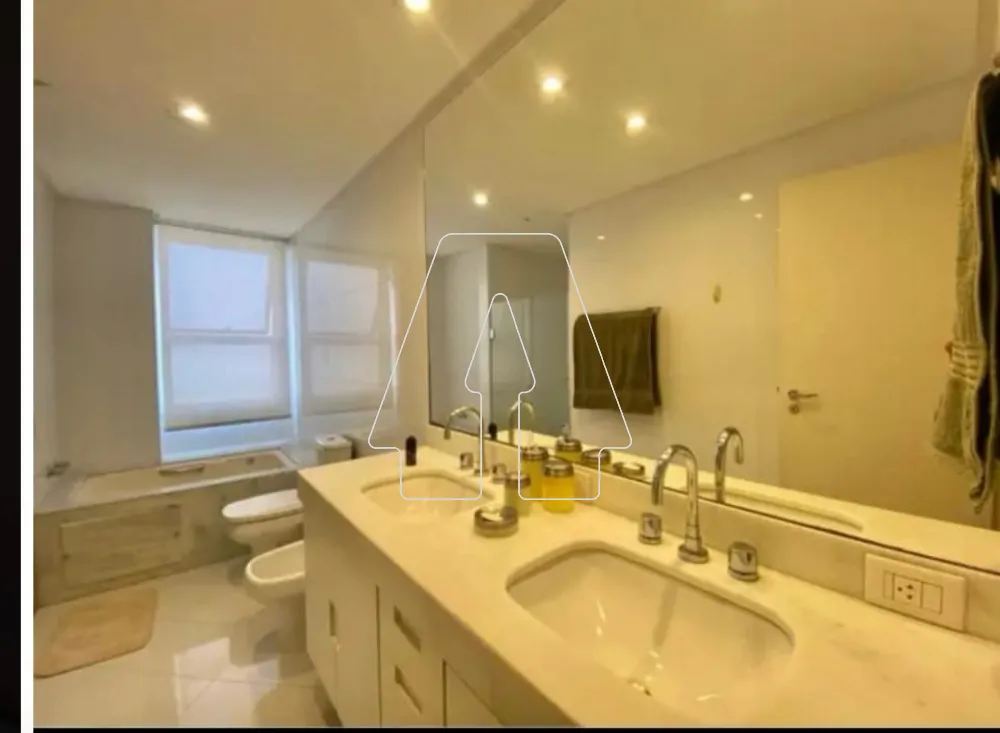 Alugar Apartamento / Padr&atilde;o em Ara&ccedil;atuba R$ 3.800,00 - Foto 15