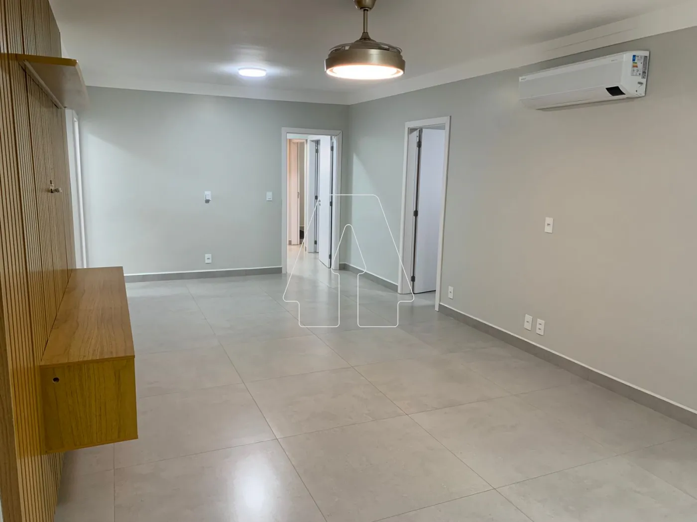 Alugar Apartamento / Padr&atilde;o em Ara&ccedil;atuba R$ 3.600,00 - Foto 1