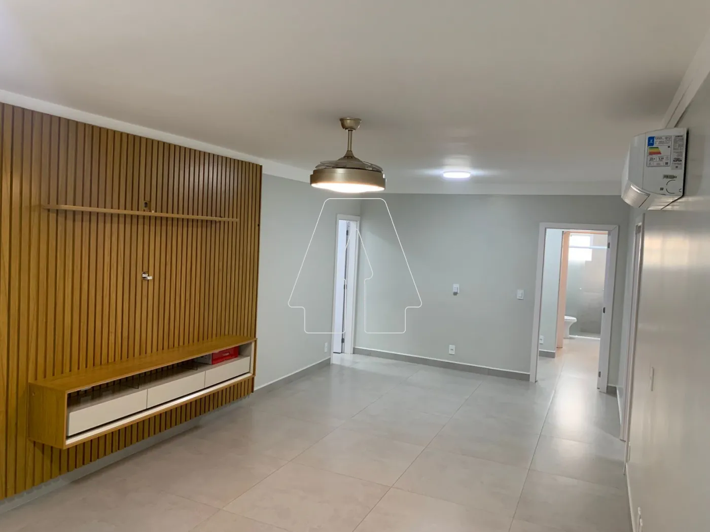 Alugar Apartamento / Padr&atilde;o em Ara&ccedil;atuba R$ 3.600,00 - Foto 3