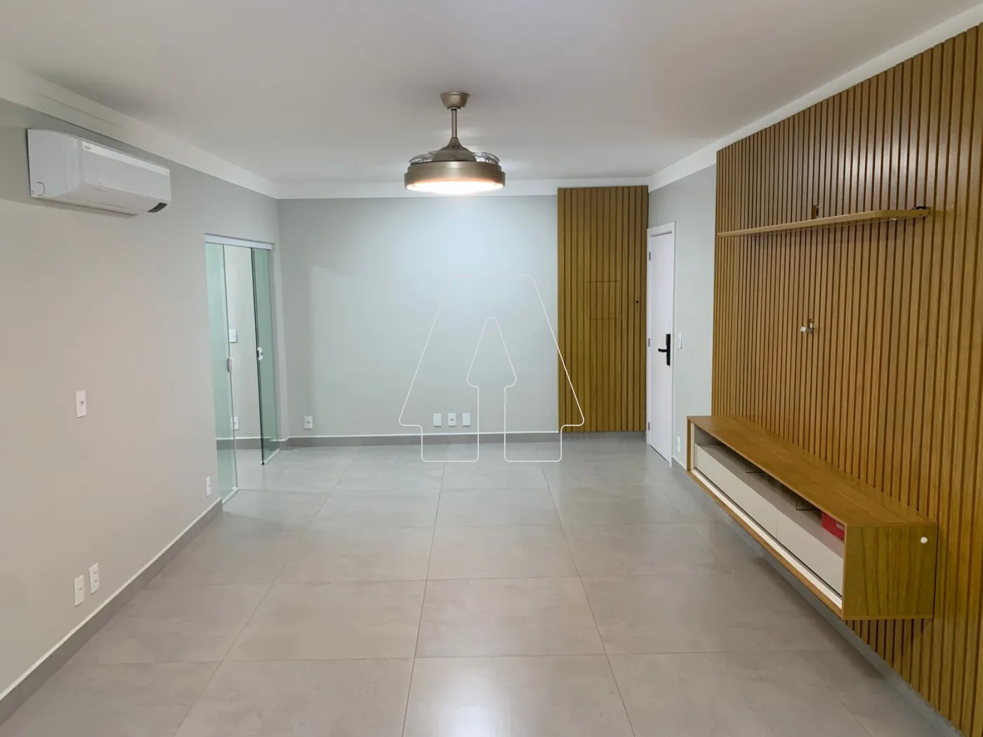 Alugar Apartamento / Padr&atilde;o em Ara&ccedil;atuba R$ 3.600,00 - Foto 5