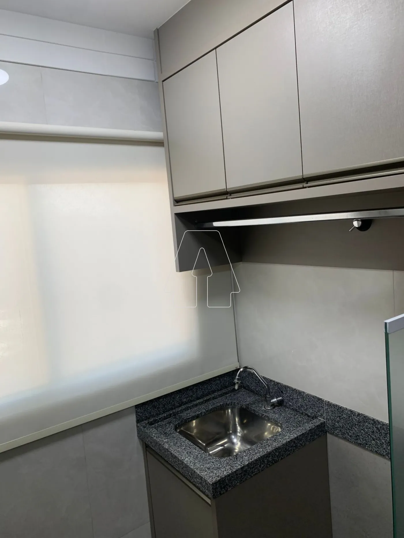 Alugar Apartamento / Padr&atilde;o em Ara&ccedil;atuba R$ 3.600,00 - Foto 8
