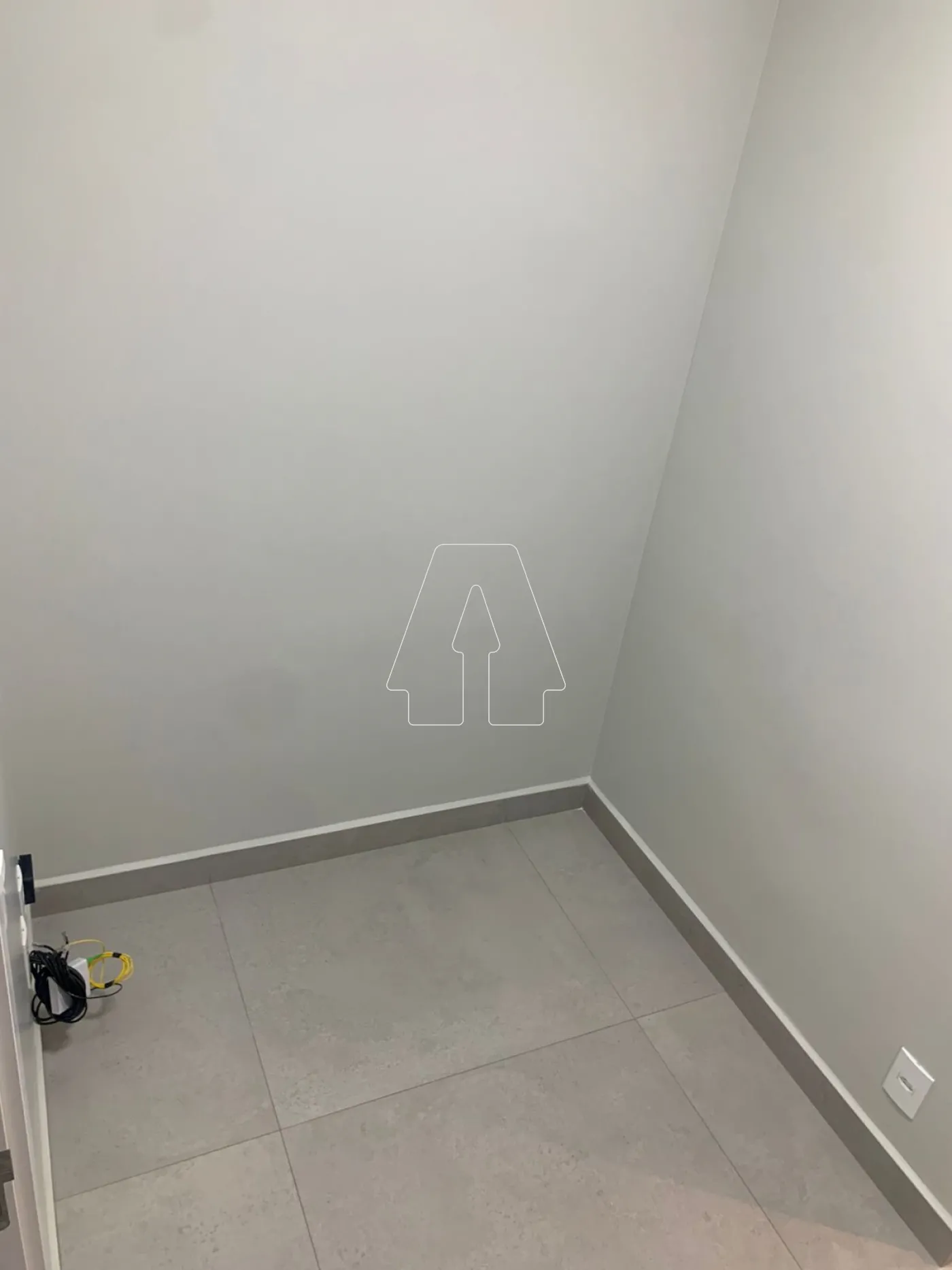 Alugar Apartamento / Padr&atilde;o em Ara&ccedil;atuba R$ 3.600,00 - Foto 11