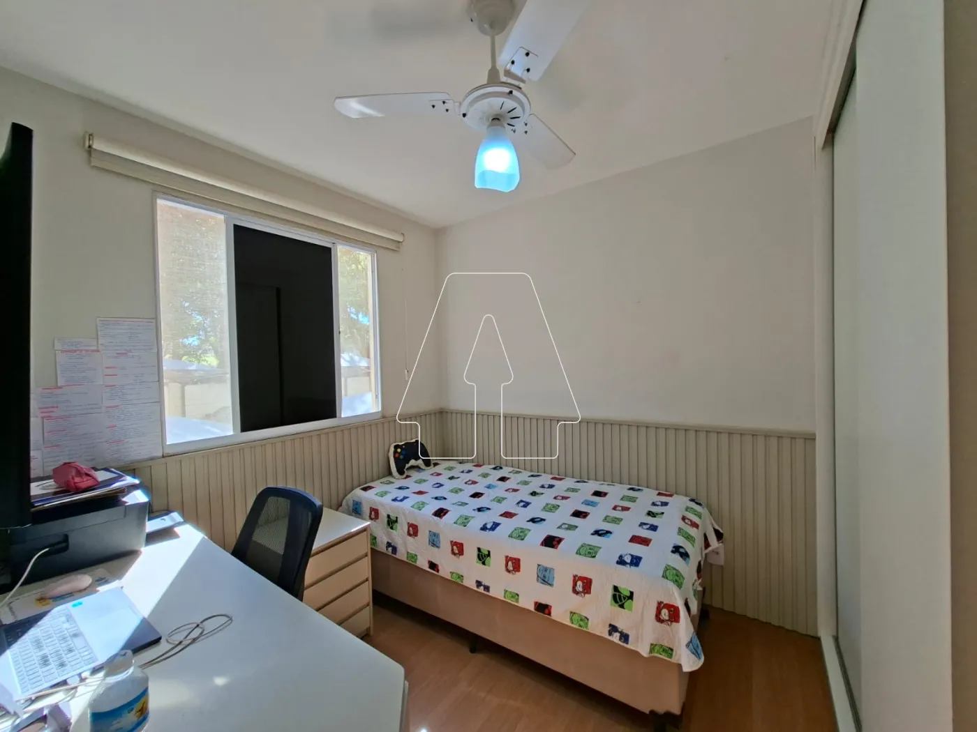 Alugar Apartamento / Padr&atilde;o em Ara&ccedil;atuba R$ 1.500,00 - Foto 5