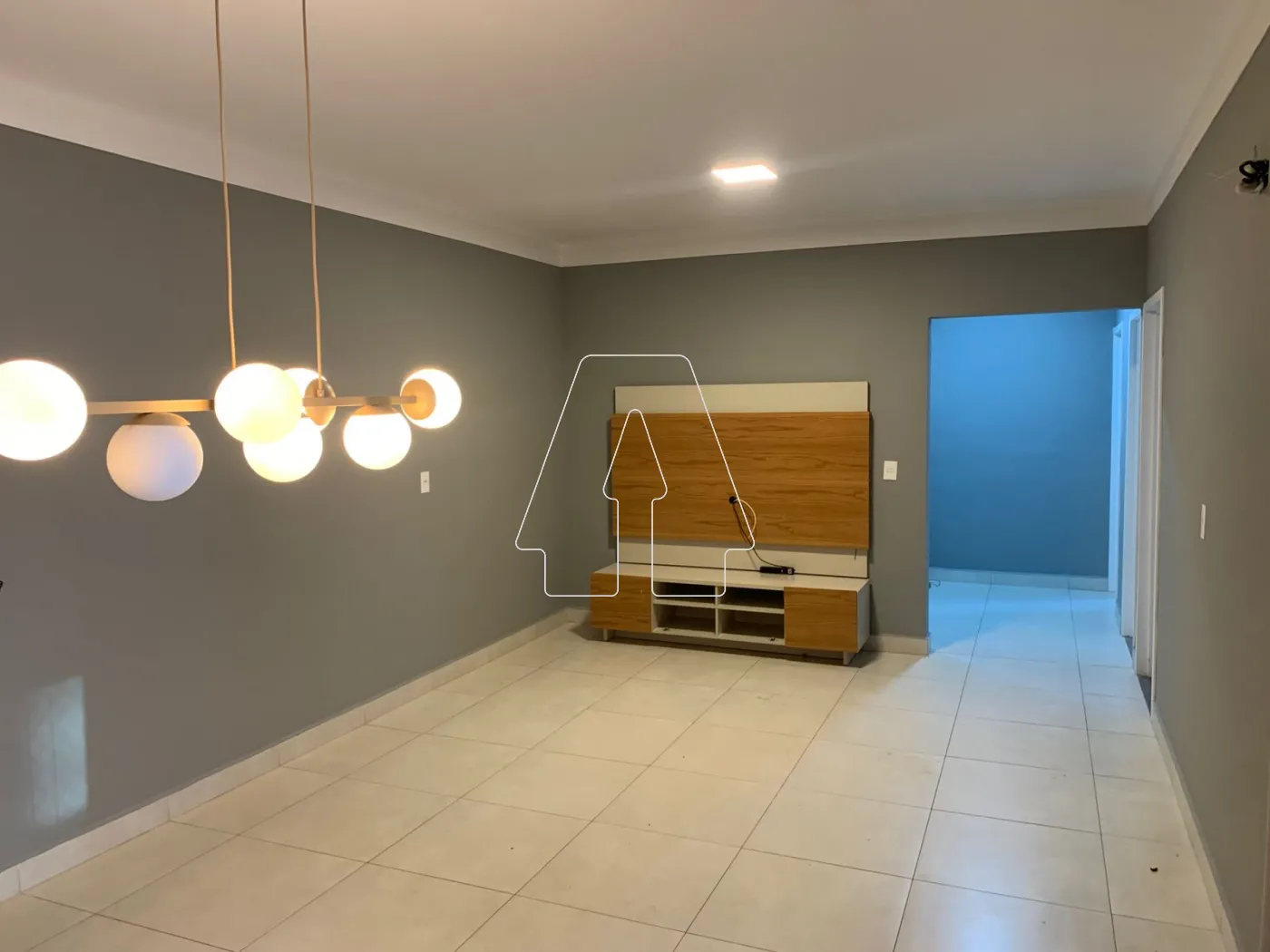 Alugar Apartamento / Padr&atilde;o em Ara&ccedil;atuba R$ 2.900,00 - Foto 1