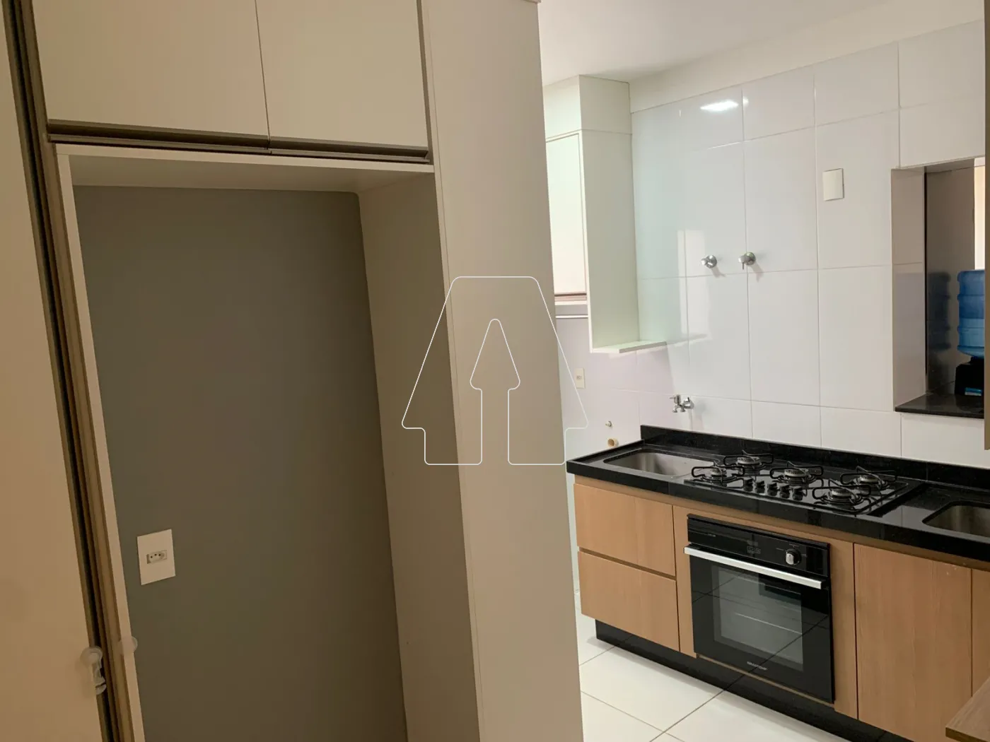 Alugar Apartamento / Padr&atilde;o em Ara&ccedil;atuba R$ 2.900,00 - Foto 3