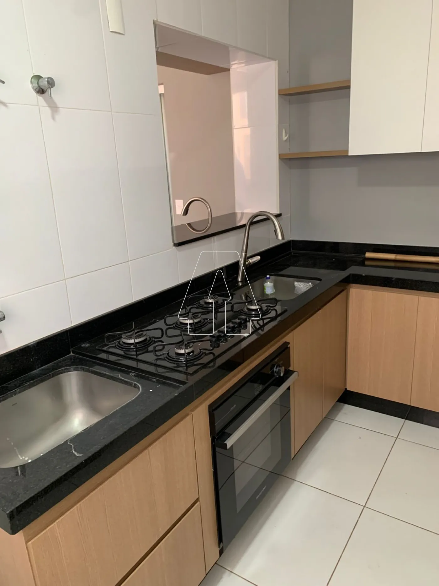 Alugar Apartamento / Padr&atilde;o em Ara&ccedil;atuba R$ 2.900,00 - Foto 9