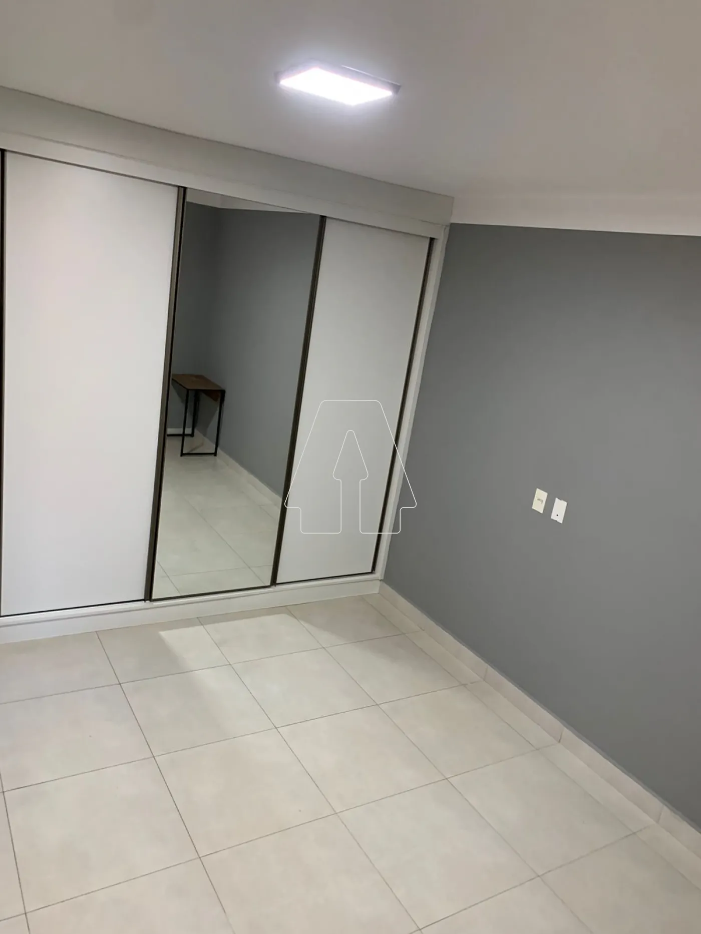 Alugar Apartamento / Padr&atilde;o em Ara&ccedil;atuba R$ 2.900,00 - Foto 16