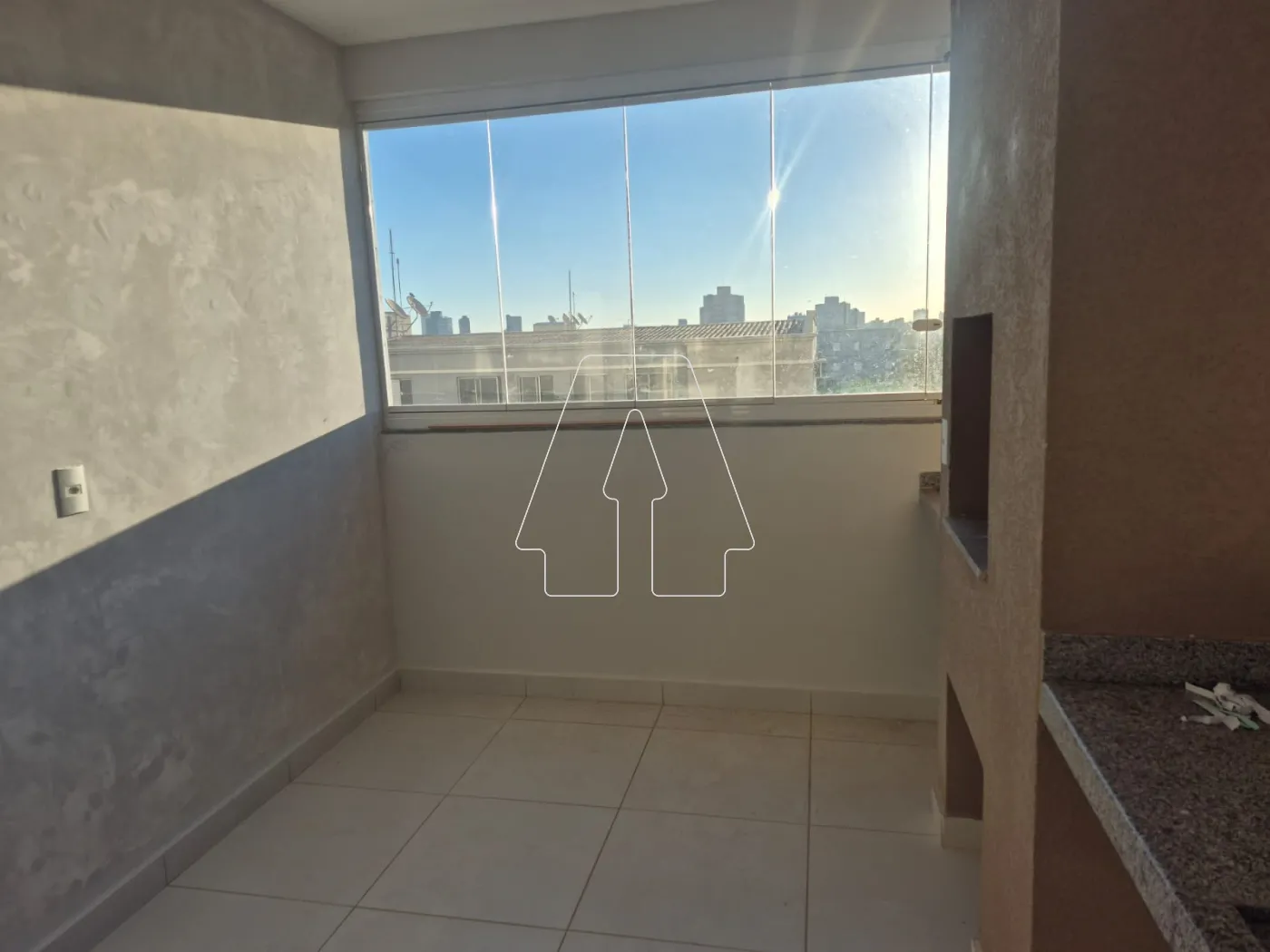 Alugar Apartamento / Padr&atilde;o em Ara&ccedil;atuba R$ 2.600,00 - Foto 2