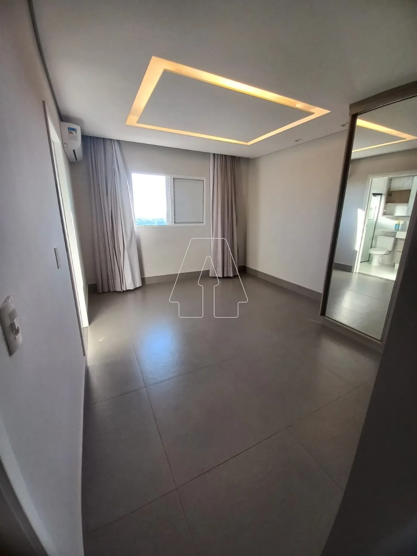 Alugar Apartamento / Padr&atilde;o em Ara&ccedil;atuba R$ 3.200,00 - Foto 11