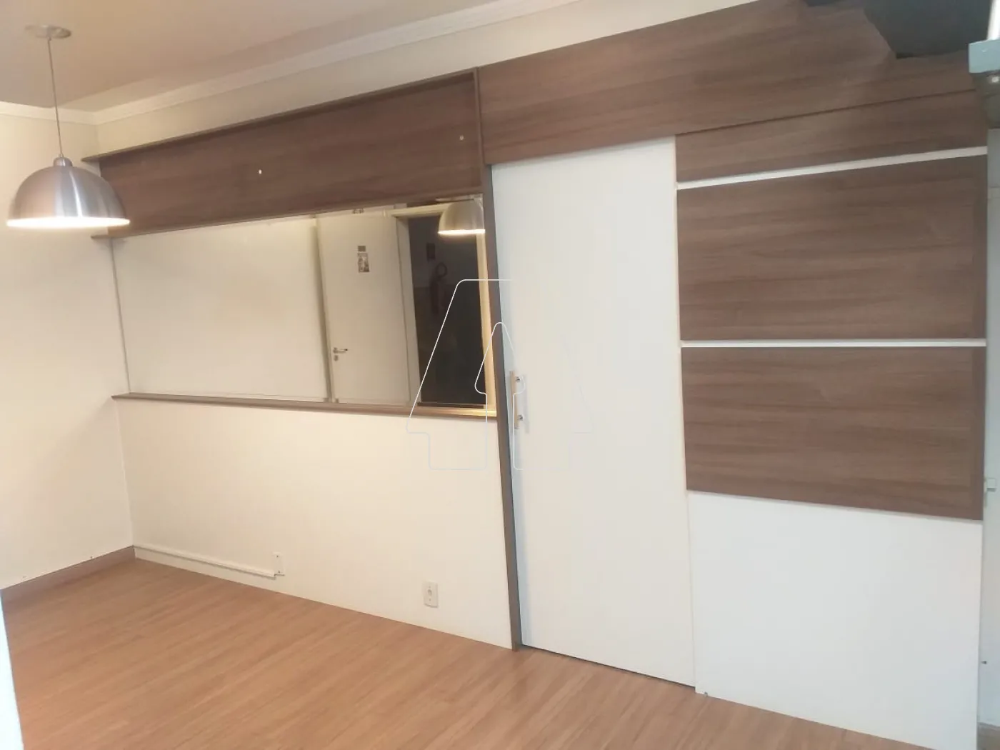 Alugar Apartamento / Padr&atilde;o em Ara&ccedil;atuba R$ 1.950,00 - Foto 4