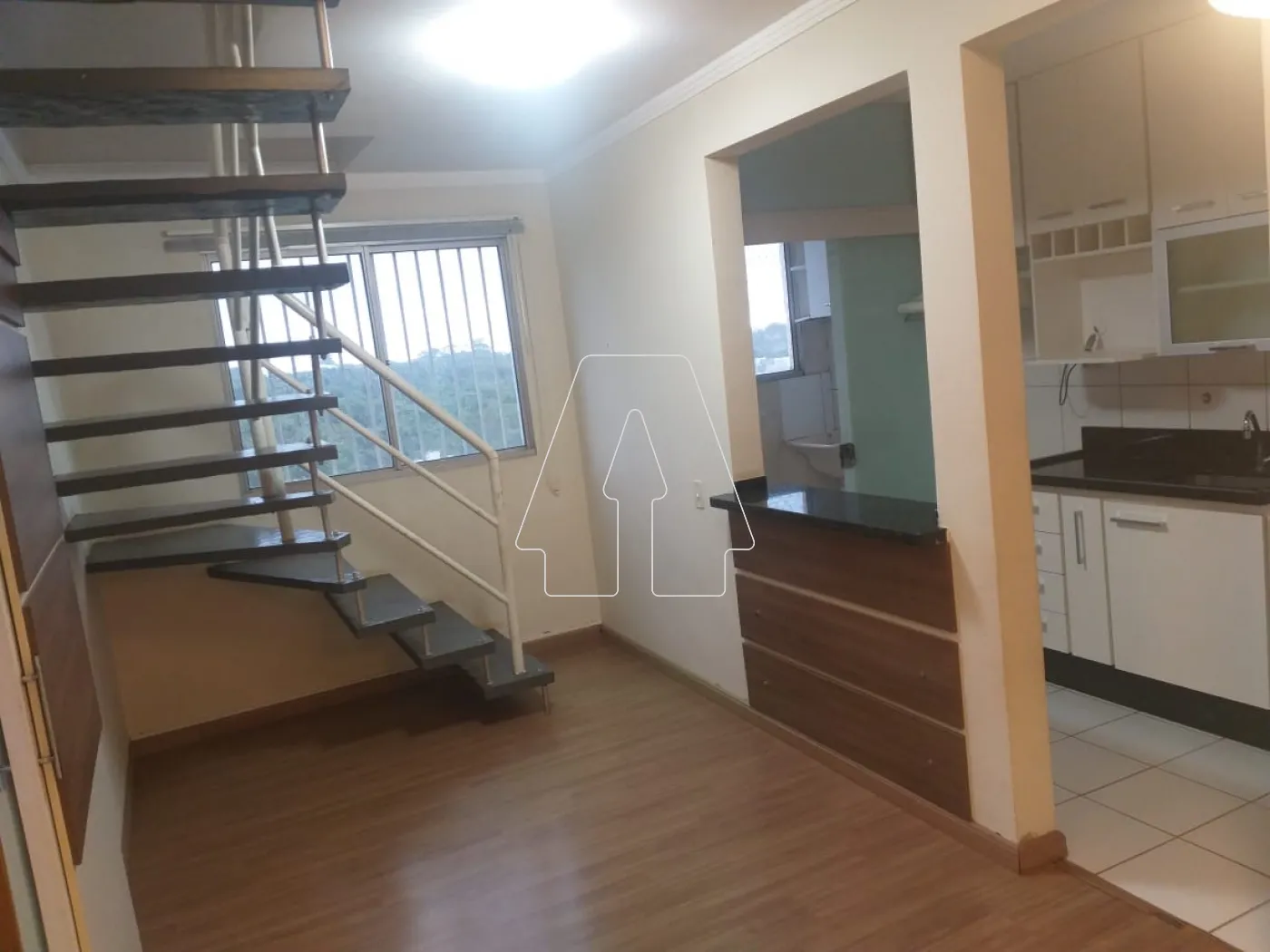 Alugar Apartamento / Padr&atilde;o em Ara&ccedil;atuba R$ 1.950,00 - Foto 5