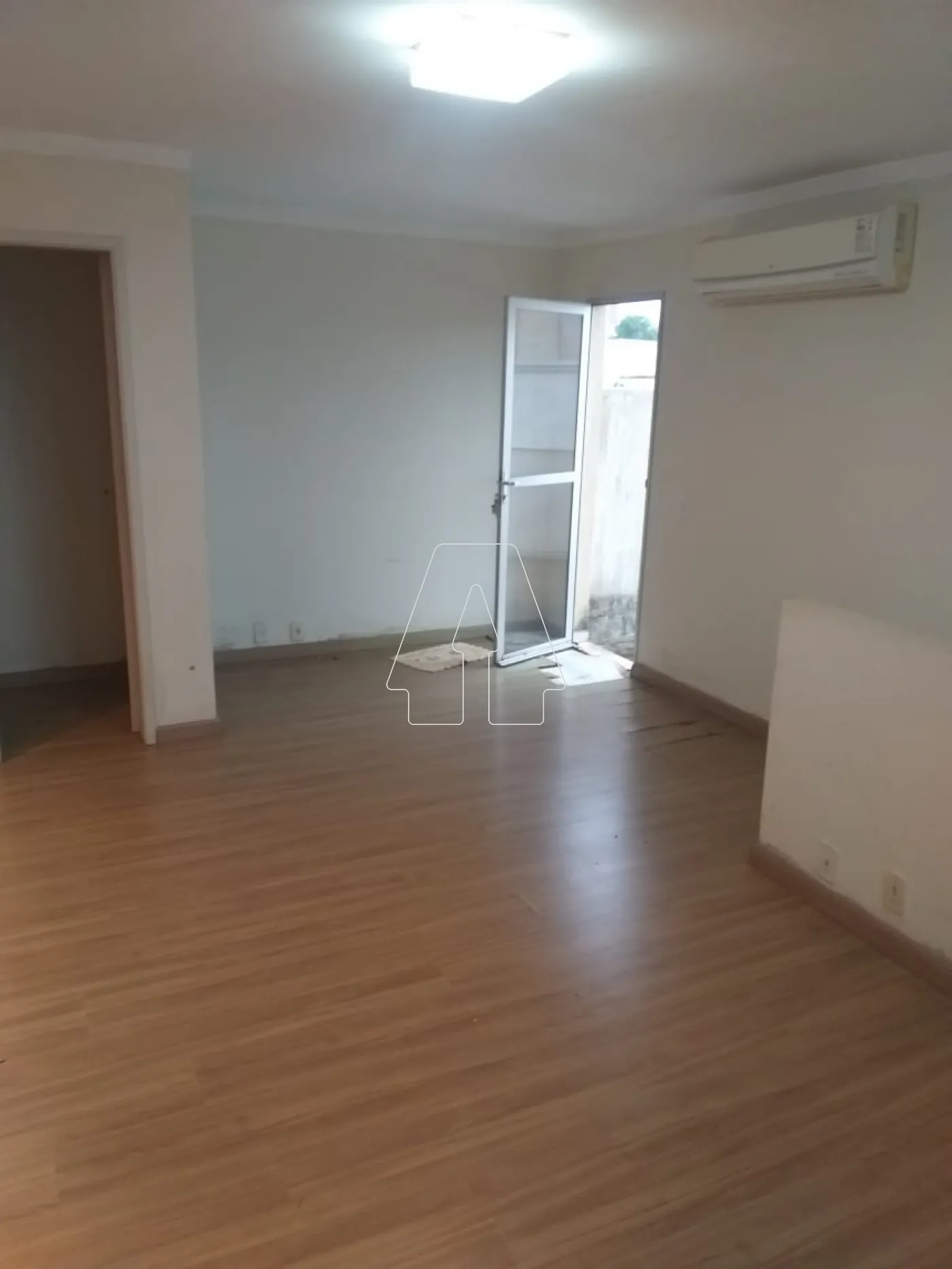 Alugar Apartamento / Padr&atilde;o em Ara&ccedil;atuba R$ 1.950,00 - Foto 6