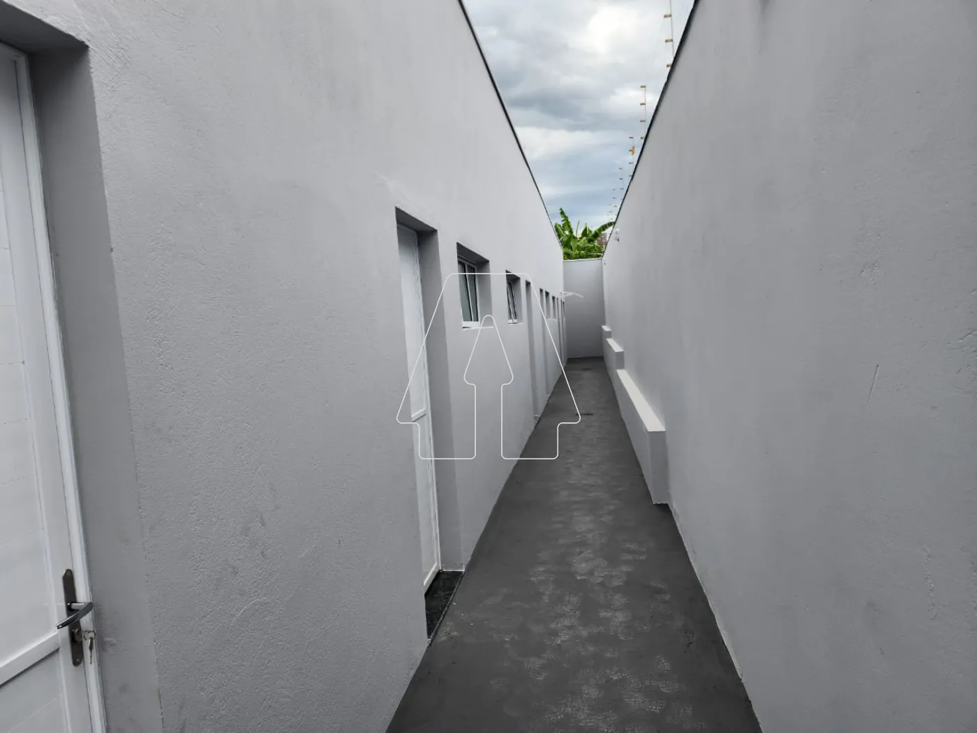 Alugar Casa / Kitnet em Ara&ccedil;atuba R$ 1.000,00 - Foto 6