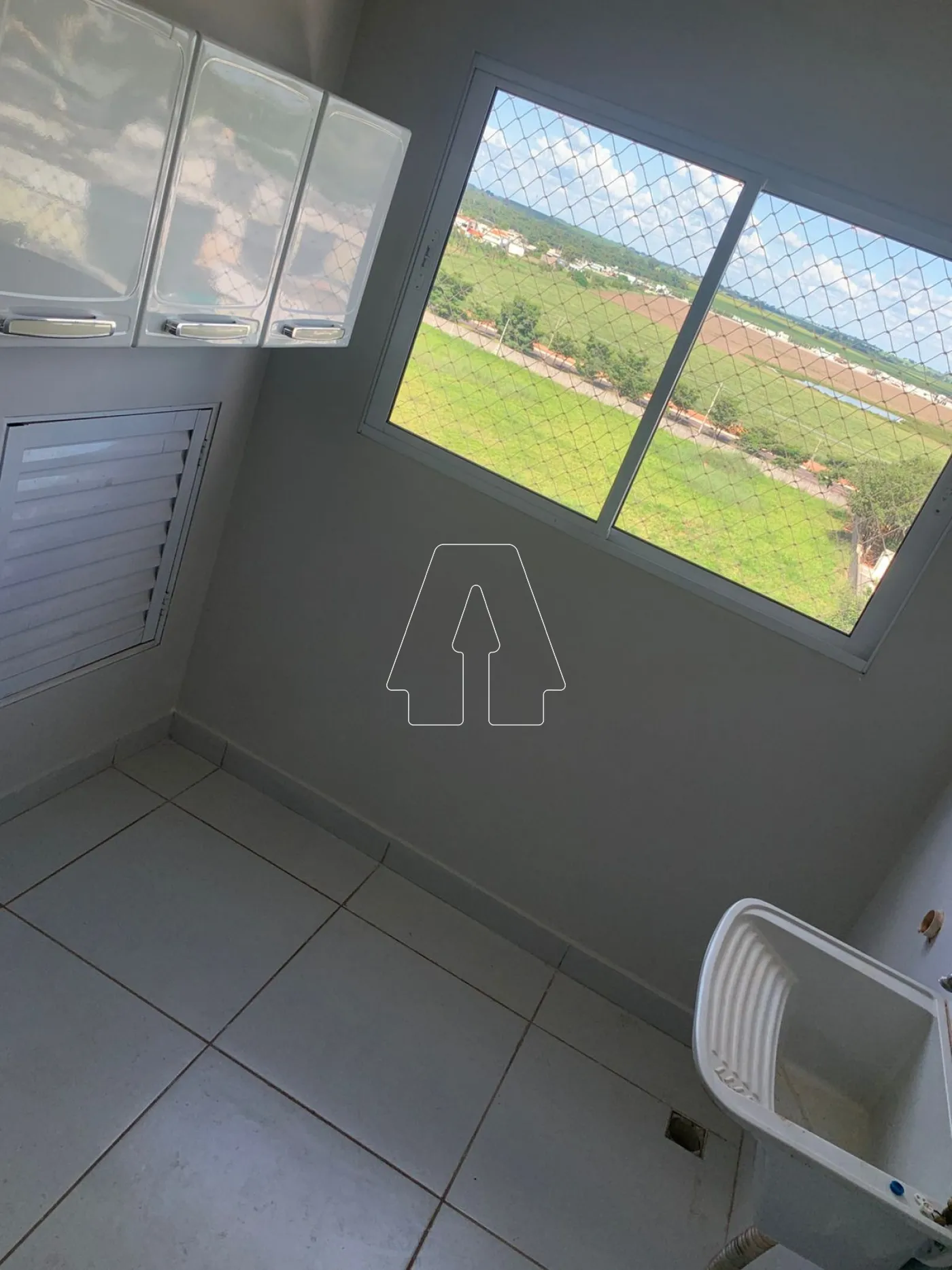 Alugar Apartamento / Padr&atilde;o em Ara&ccedil;atuba R$ 2.500,00 - Foto 7