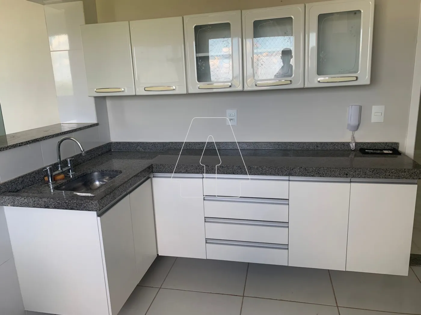Alugar Apartamento / Padr&atilde;o em Ara&ccedil;atuba R$ 2.500,00 - Foto 3