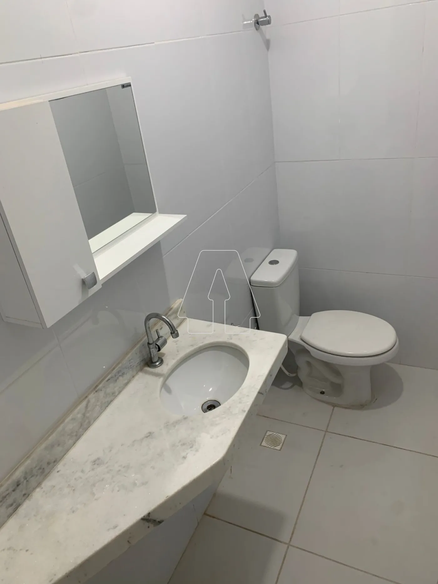 Alugar Apartamento / Padr&atilde;o em Ara&ccedil;atuba R$ 2.500,00 - Foto 8