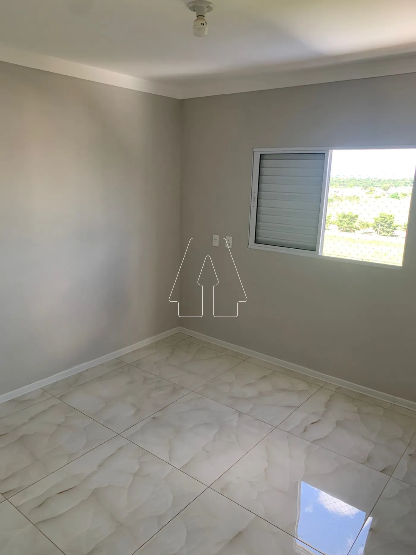 Alugar Apartamento / Padr&atilde;o em Ara&ccedil;atuba R$ 2.500,00 - Foto 10