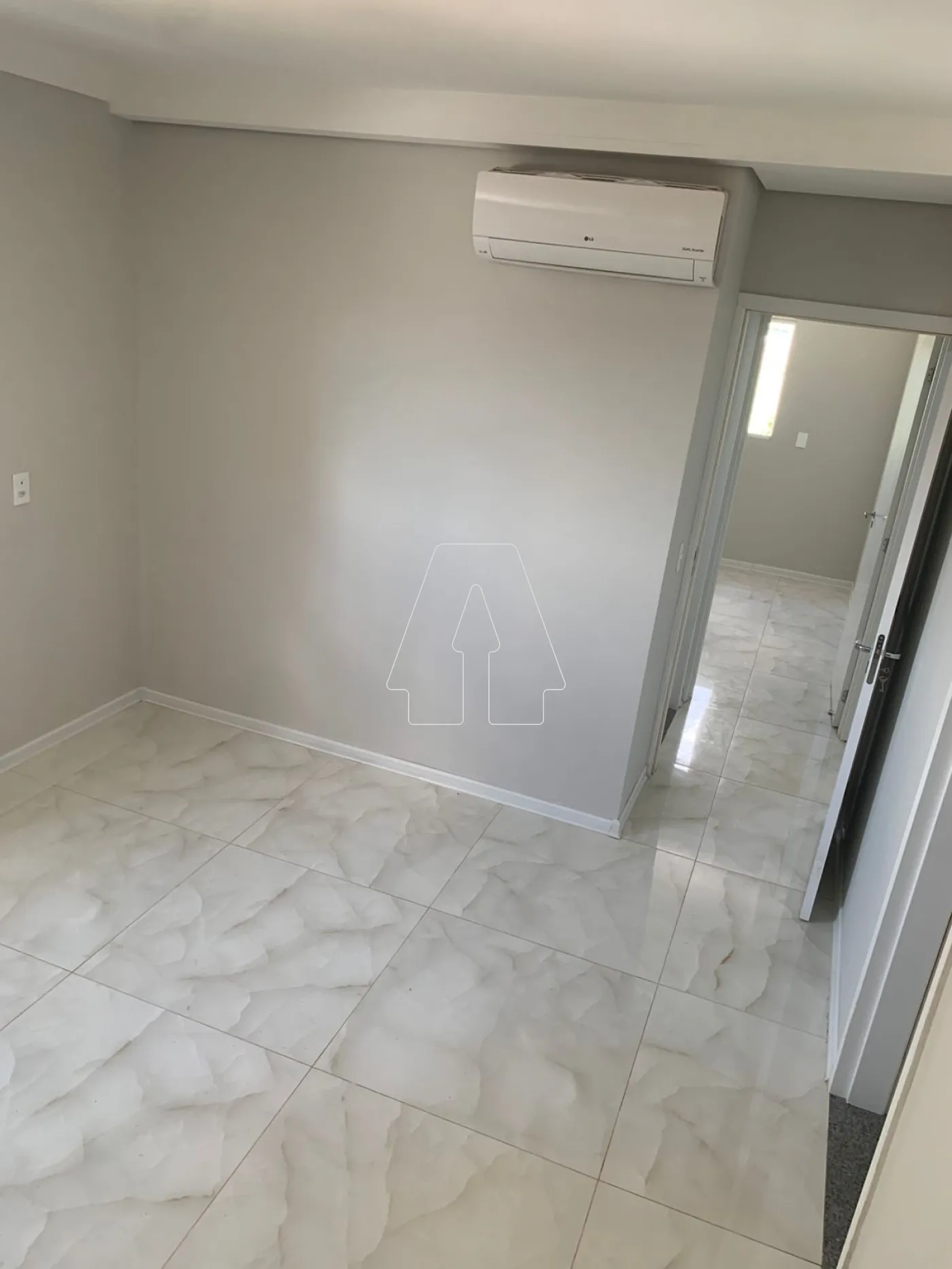Alugar Apartamento / Padr&atilde;o em Ara&ccedil;atuba R$ 2.500,00 - Foto 12