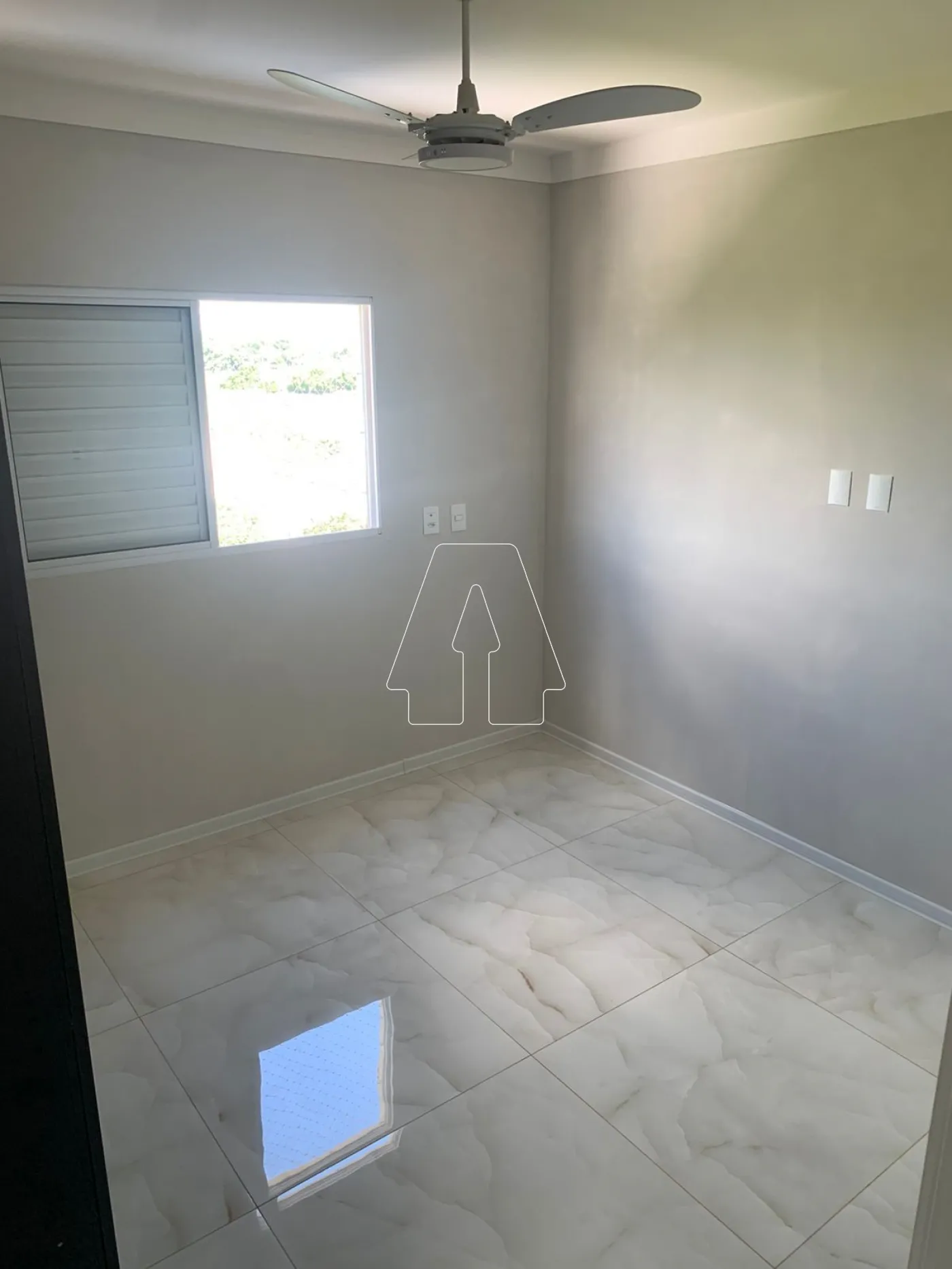 Alugar Apartamento / Padr&atilde;o em Ara&ccedil;atuba R$ 2.500,00 - Foto 14