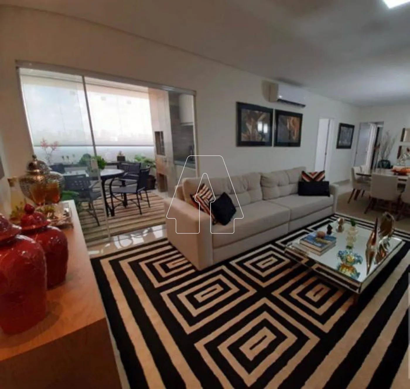 Alugar Apartamento / Padr&atilde;o em Ara&ccedil;atuba R$ 3.200,00 - Foto 2