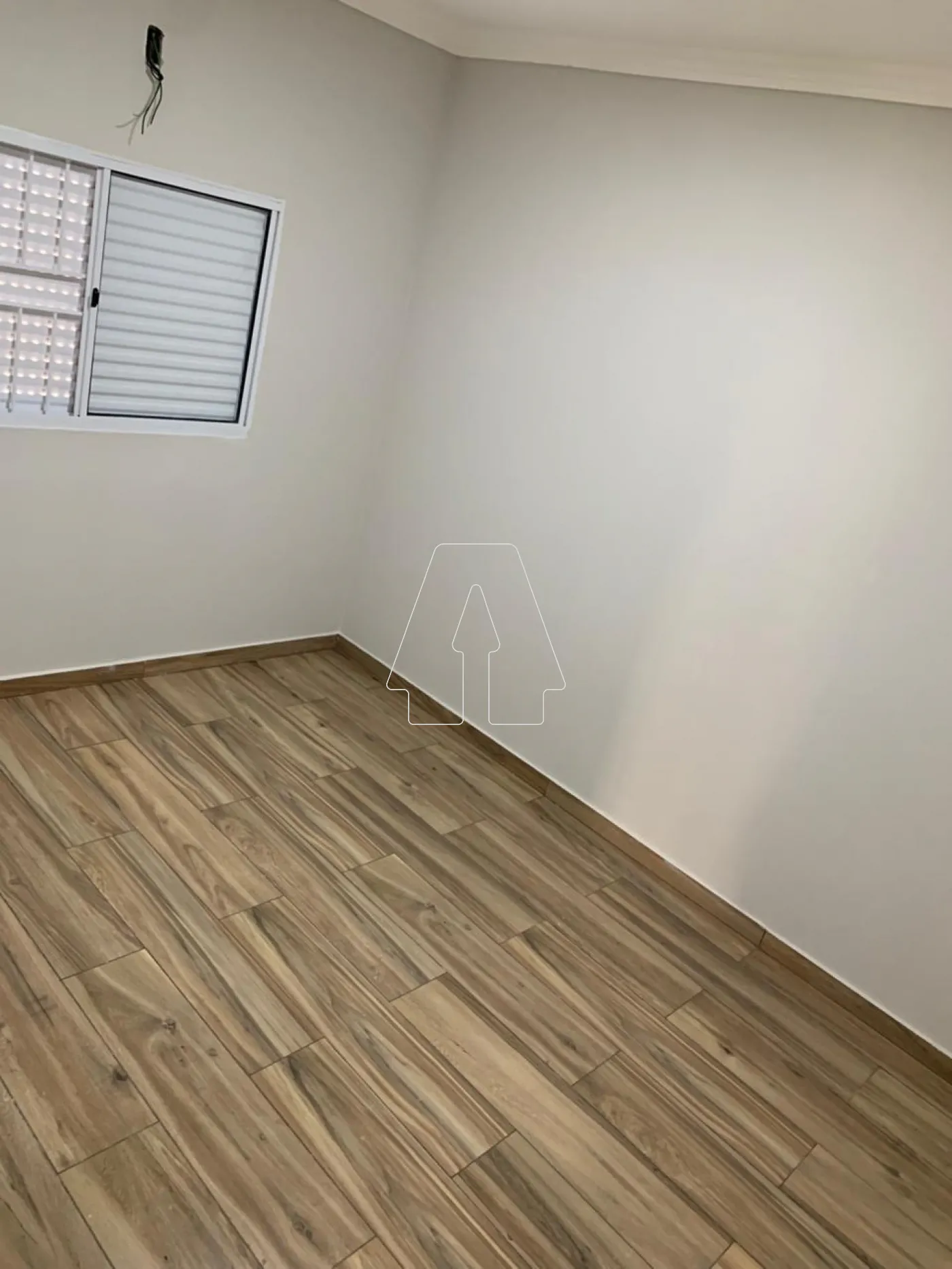 Alugar Casa / Residencial em Ara&ccedil;atuba R$ 2.350,00 - Foto 6