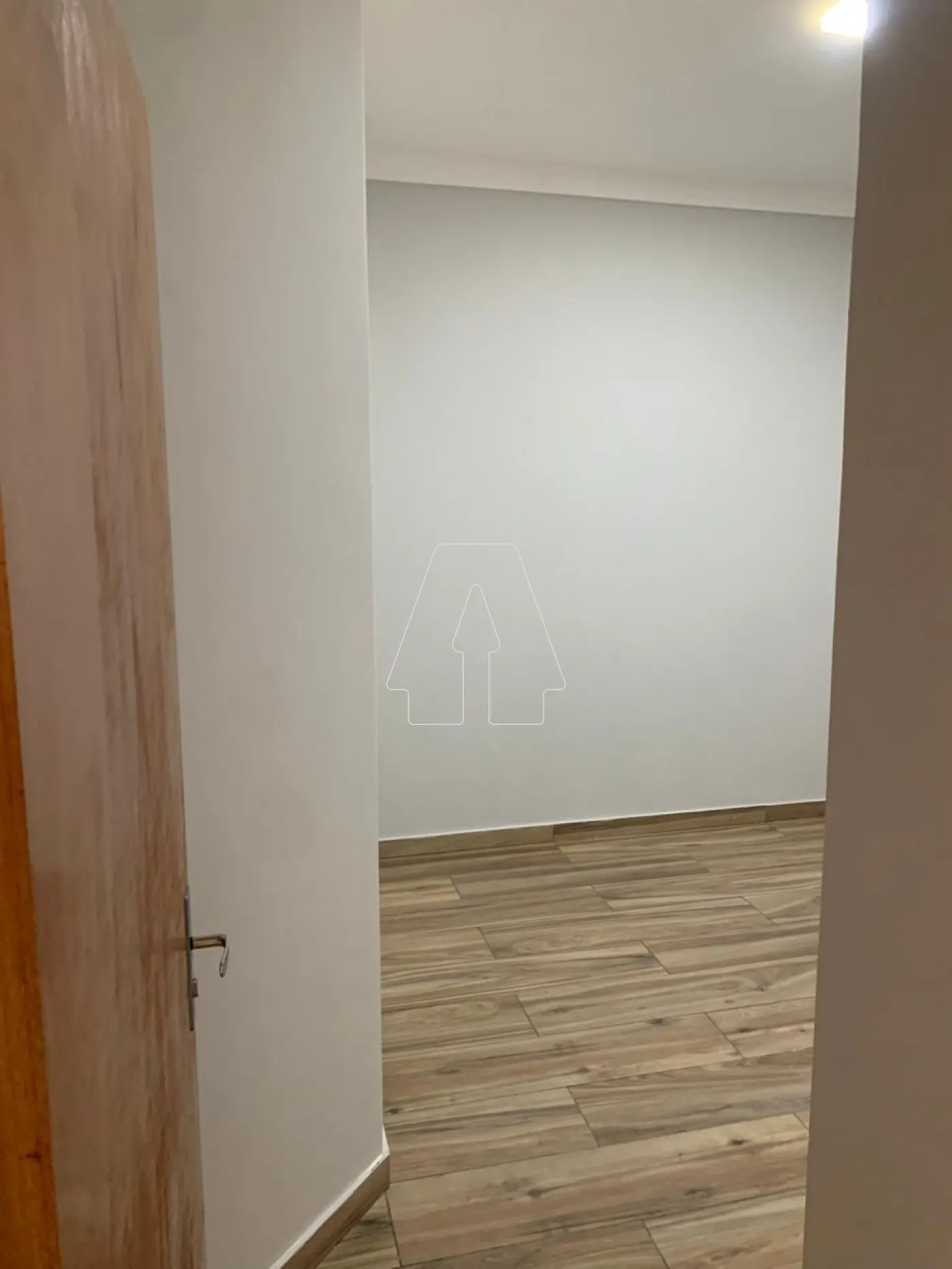 Alugar Casa / Residencial em Ara&ccedil;atuba R$ 2.350,00 - Foto 7