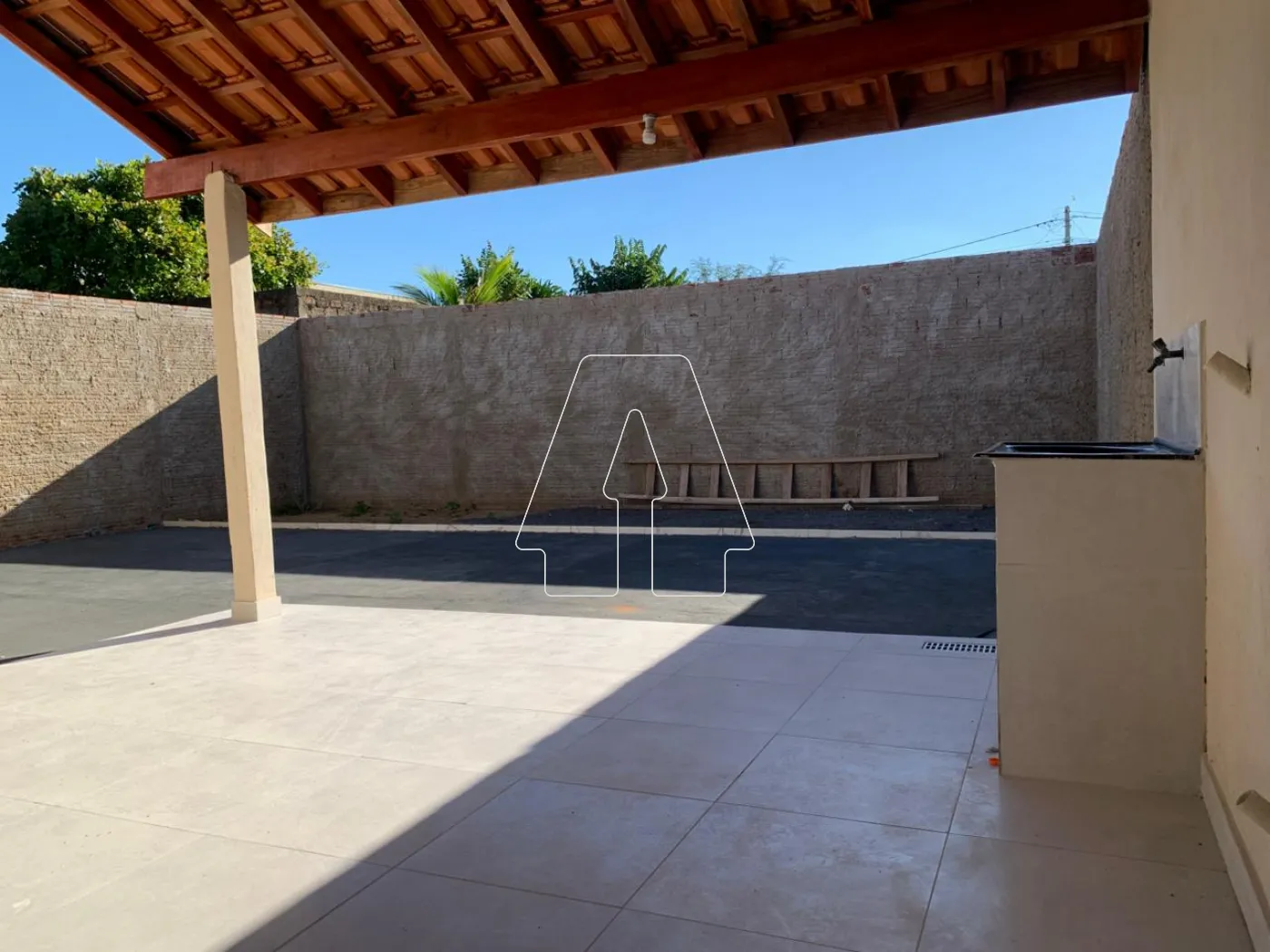 Alugar Casa / Residencial em Ara&ccedil;atuba R$ 2.350,00 - Foto 13
