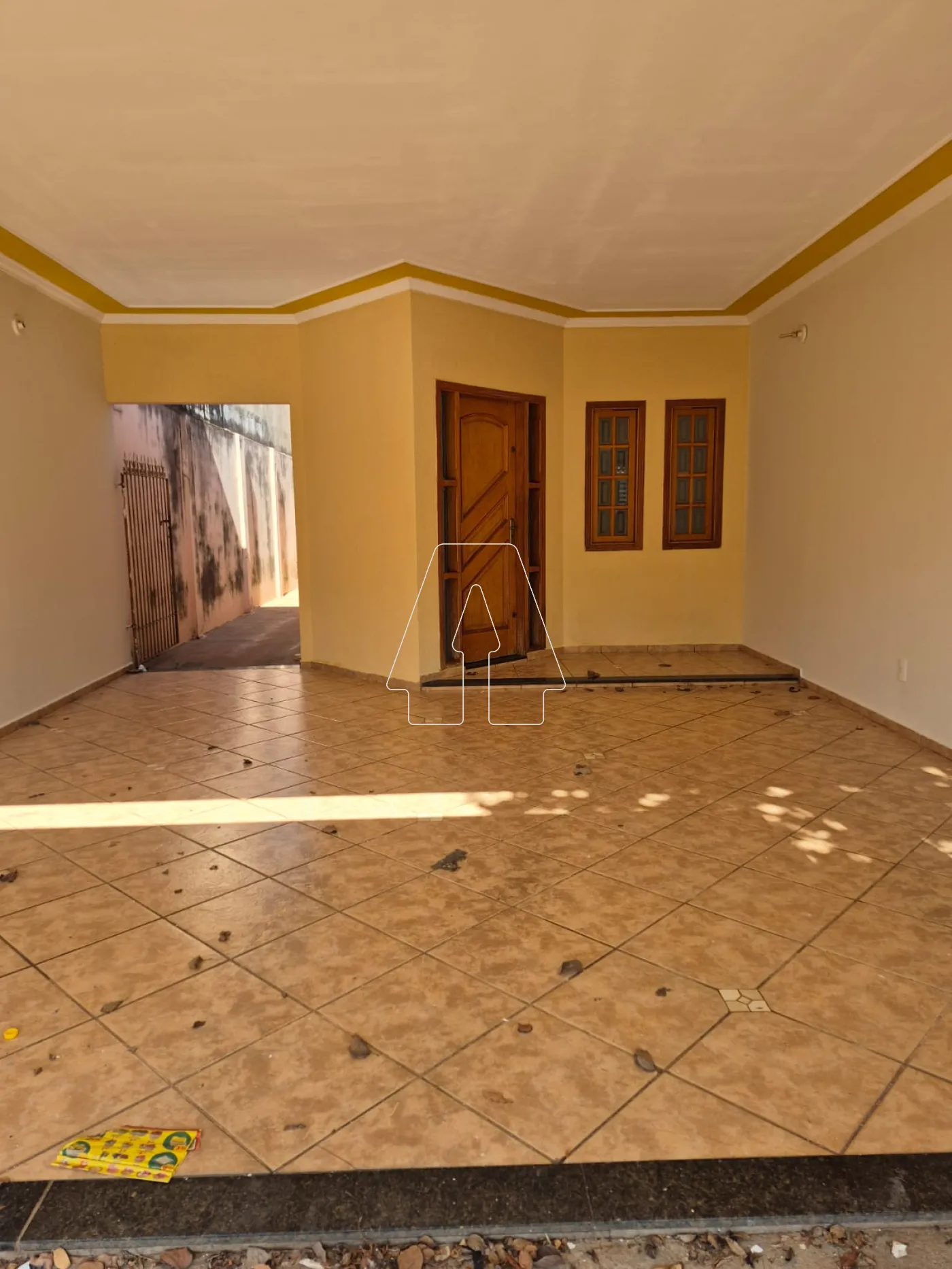 Comprar Casa / Residencial em Ara&ccedil;atuba R$ 477.000,00 - Foto 2