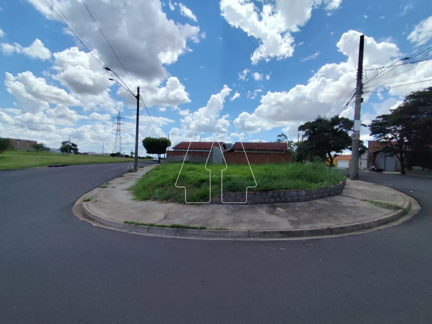 Comprar Terreno / Padr&atilde;o em Ara&ccedil;atuba R$ 330.000,00 - Foto 3