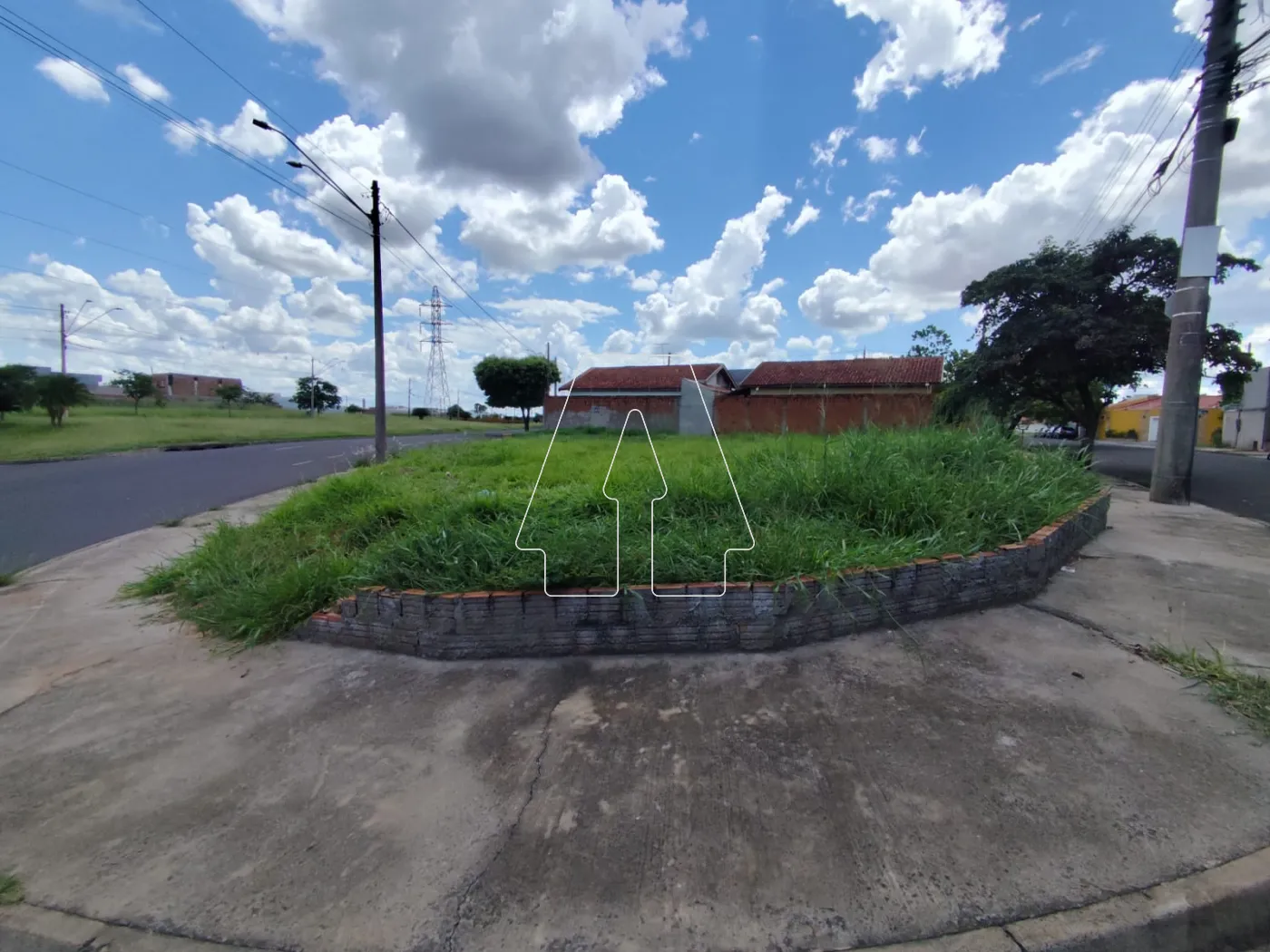 Comprar Terreno / Padr&atilde;o em Ara&ccedil;atuba R$ 330.000,00 - Foto 4