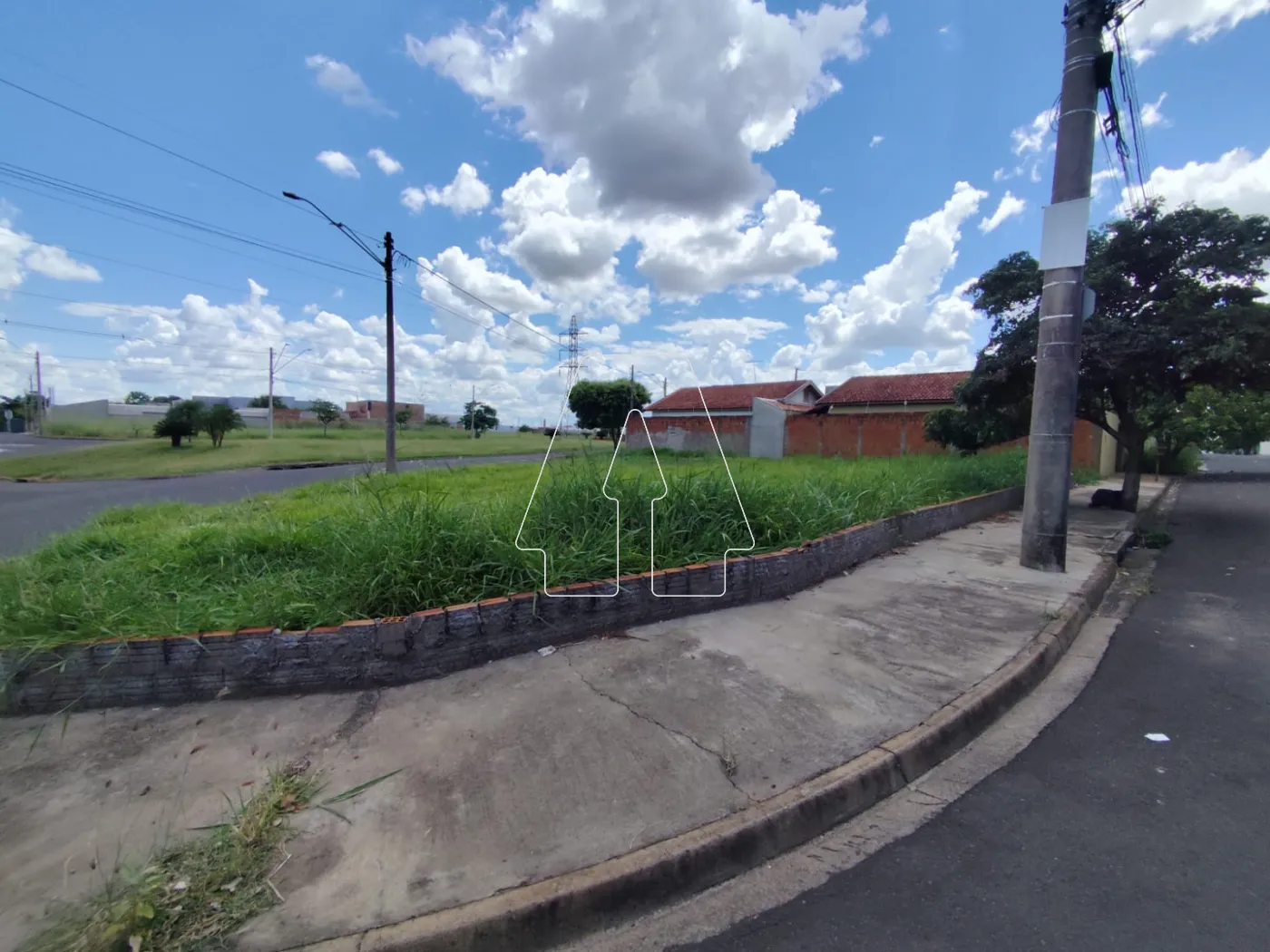 Comprar Terreno / Padr&atilde;o em Ara&ccedil;atuba R$ 330.000,00 - Foto 5