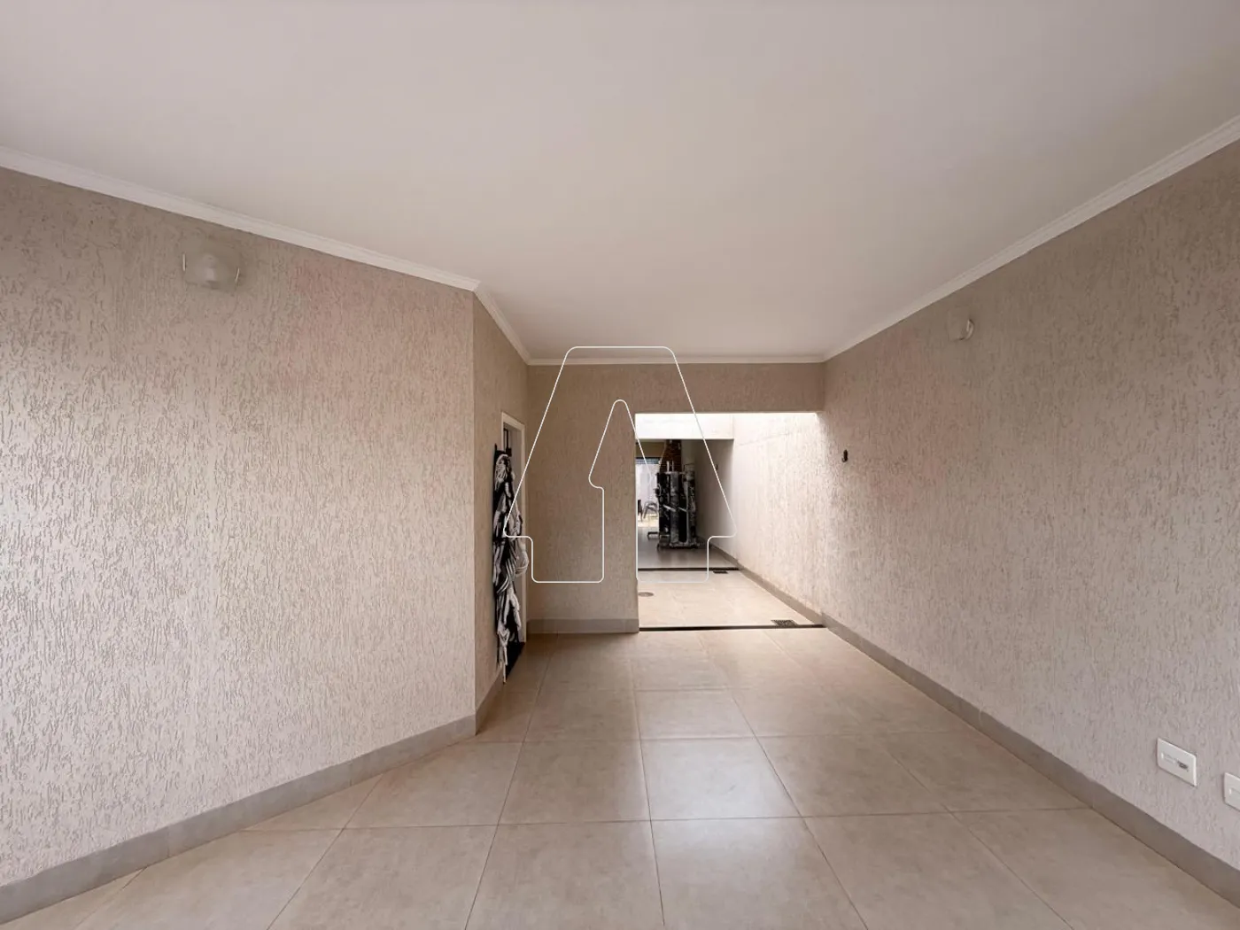 Comprar Casa / Residencial em Ara&ccedil;atuba R$ 650.000,00 - Foto 3