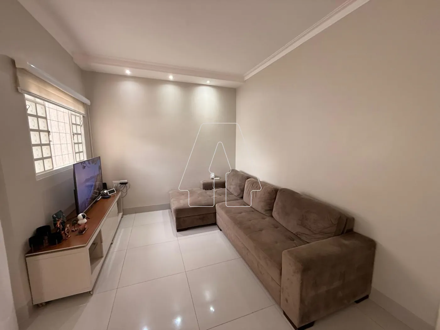Comprar Casa / Residencial em Ara&ccedil;atuba R$ 650.000,00 - Foto 4