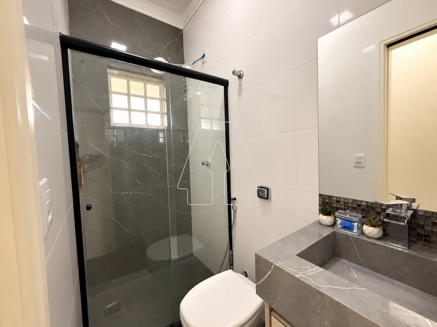 Comprar Casa / Residencial em Ara&ccedil;atuba R$ 650.000,00 - Foto 13
