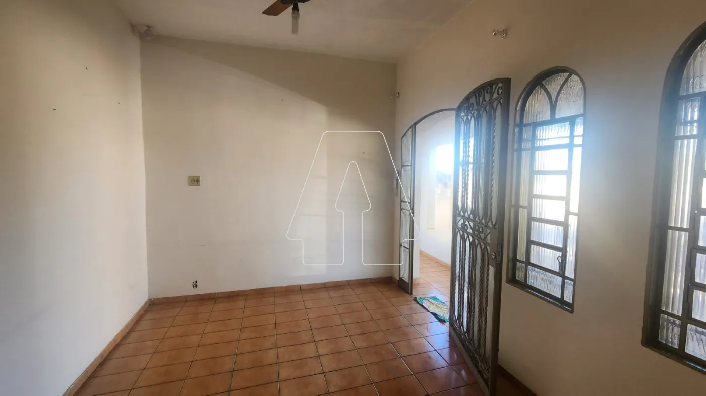 Comprar Casa / Residencial em Ara&ccedil;atuba R$ 350.000,00 - Foto 2