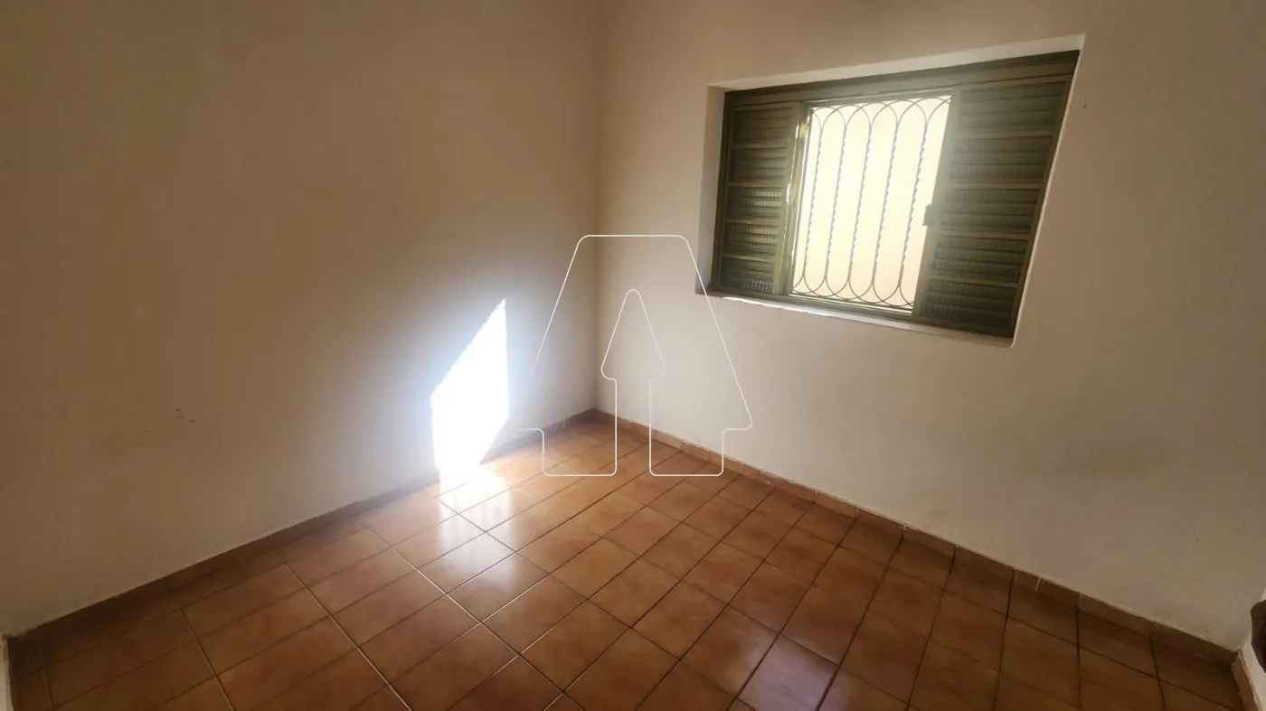 Comprar Casa / Residencial em Ara&ccedil;atuba R$ 350.000,00 - Foto 3