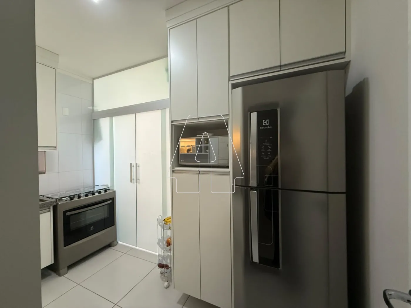 Comprar Apartamento / Padr&atilde;o em Ara&ccedil;atuba R$ 420.000,00 - Foto 2