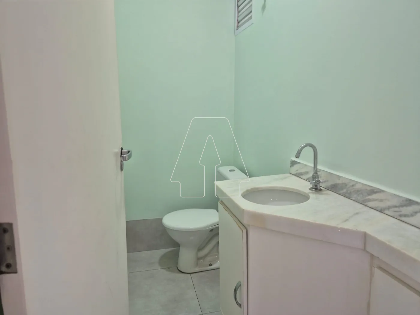 Alugar Apartamento / Padr&atilde;o em Ara&ccedil;atuba R$ 2.500,00 - Foto 13