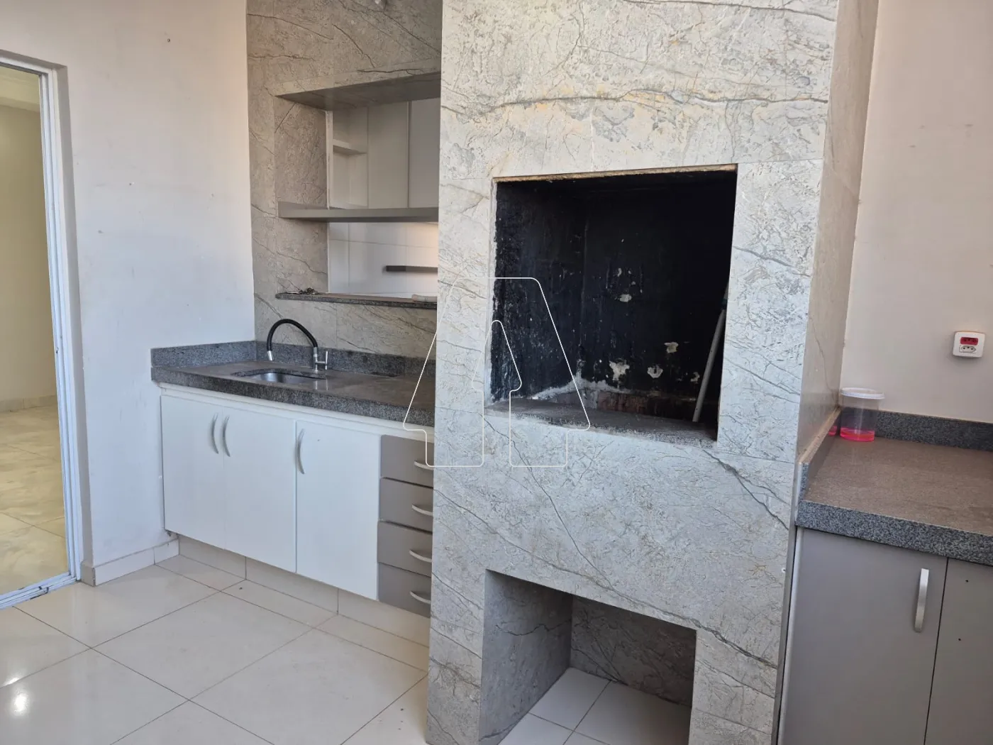 Alugar Apartamento / Padr&atilde;o em Ara&ccedil;atuba R$ 2.500,00 - Foto 6
