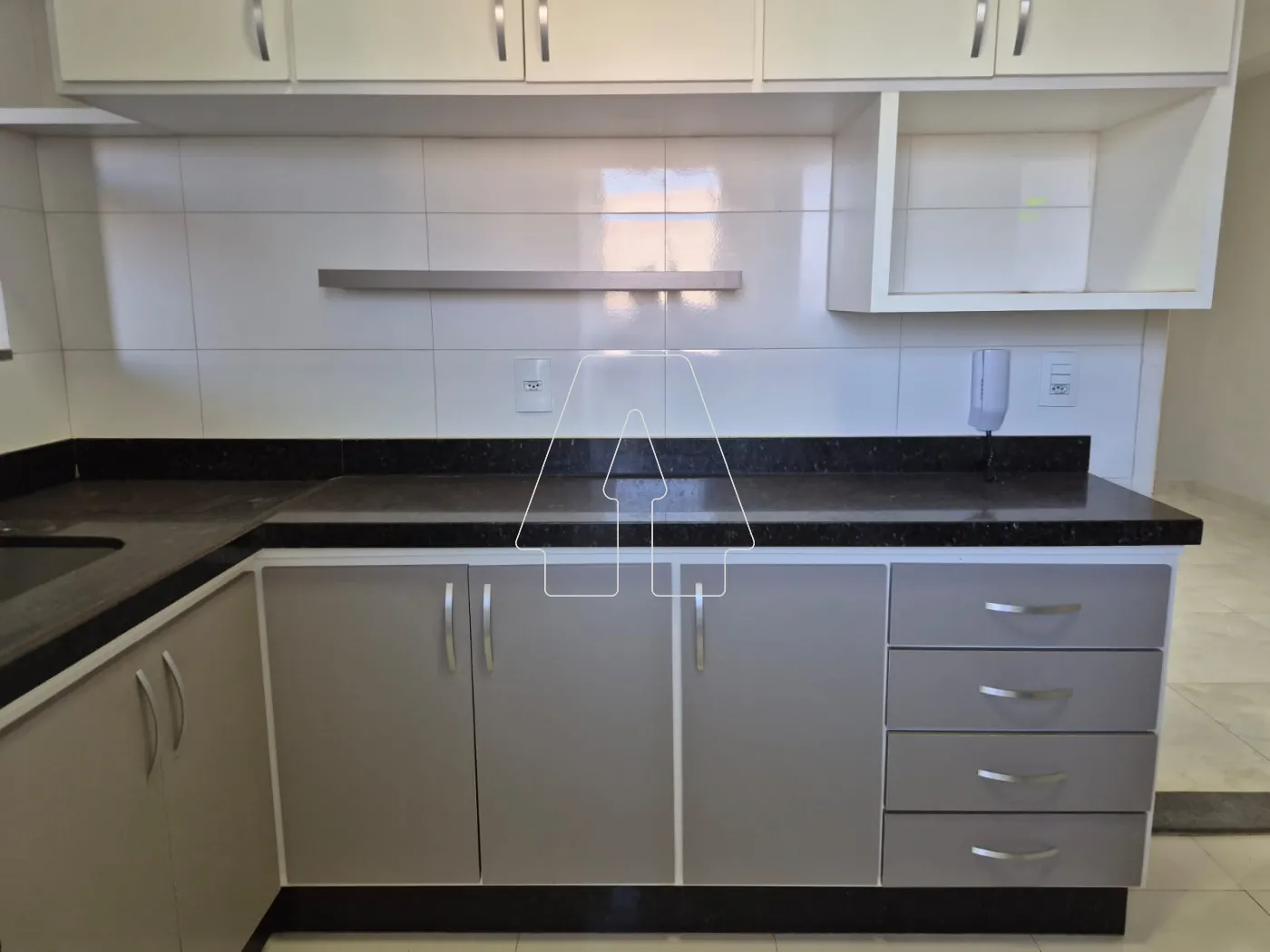 Alugar Apartamento / Padr&atilde;o em Ara&ccedil;atuba R$ 2.500,00 - Foto 4