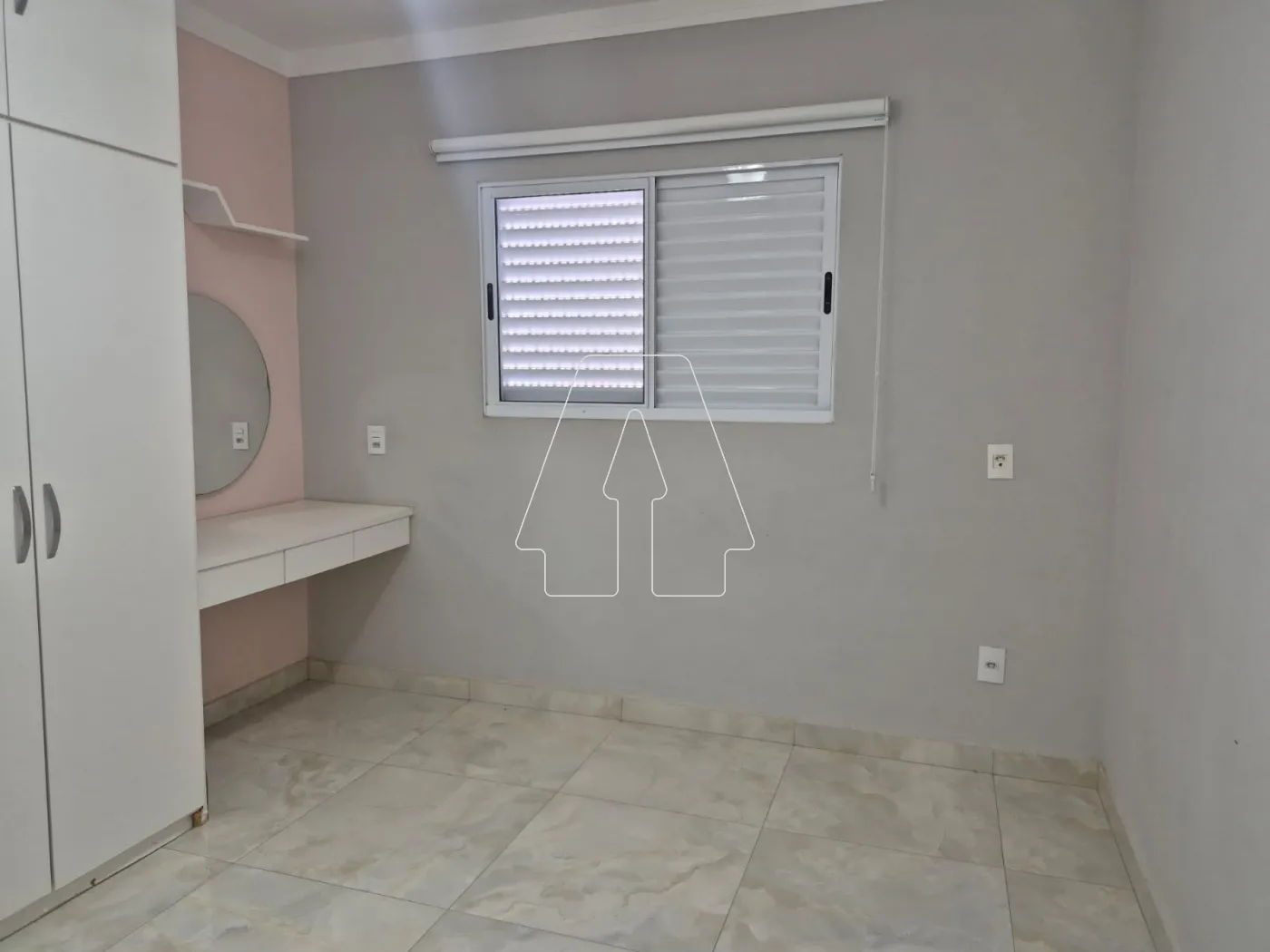 Alugar Apartamento / Padr&atilde;o em Ara&ccedil;atuba R$ 2.500,00 - Foto 17