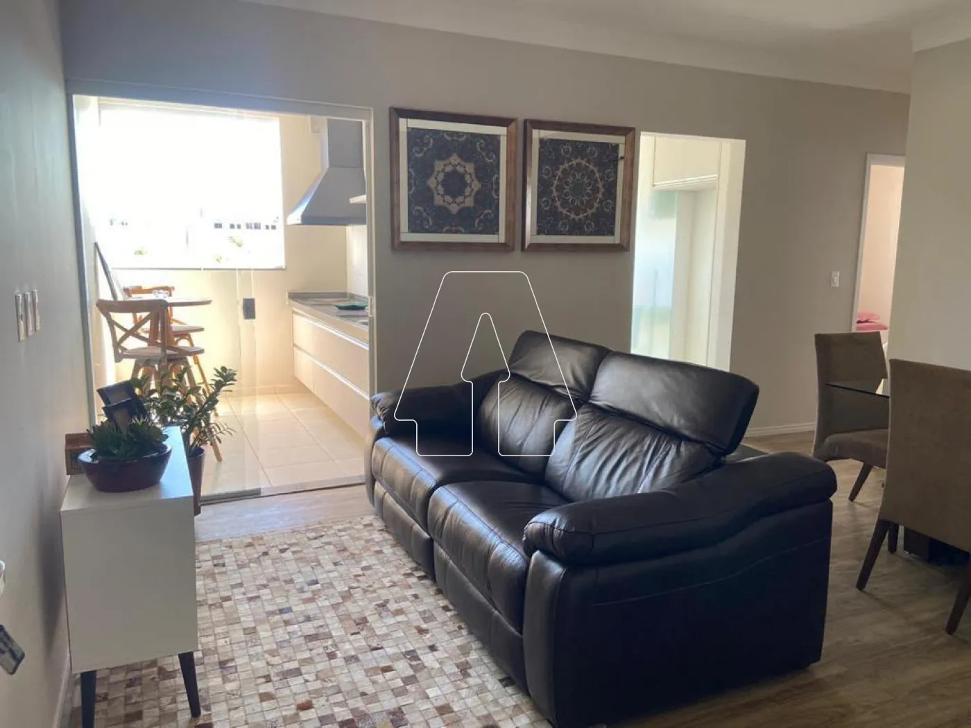 Alugar Apartamento / Padr&atilde;o em Ara&ccedil;atuba R$ 2.300,00 - Foto 3